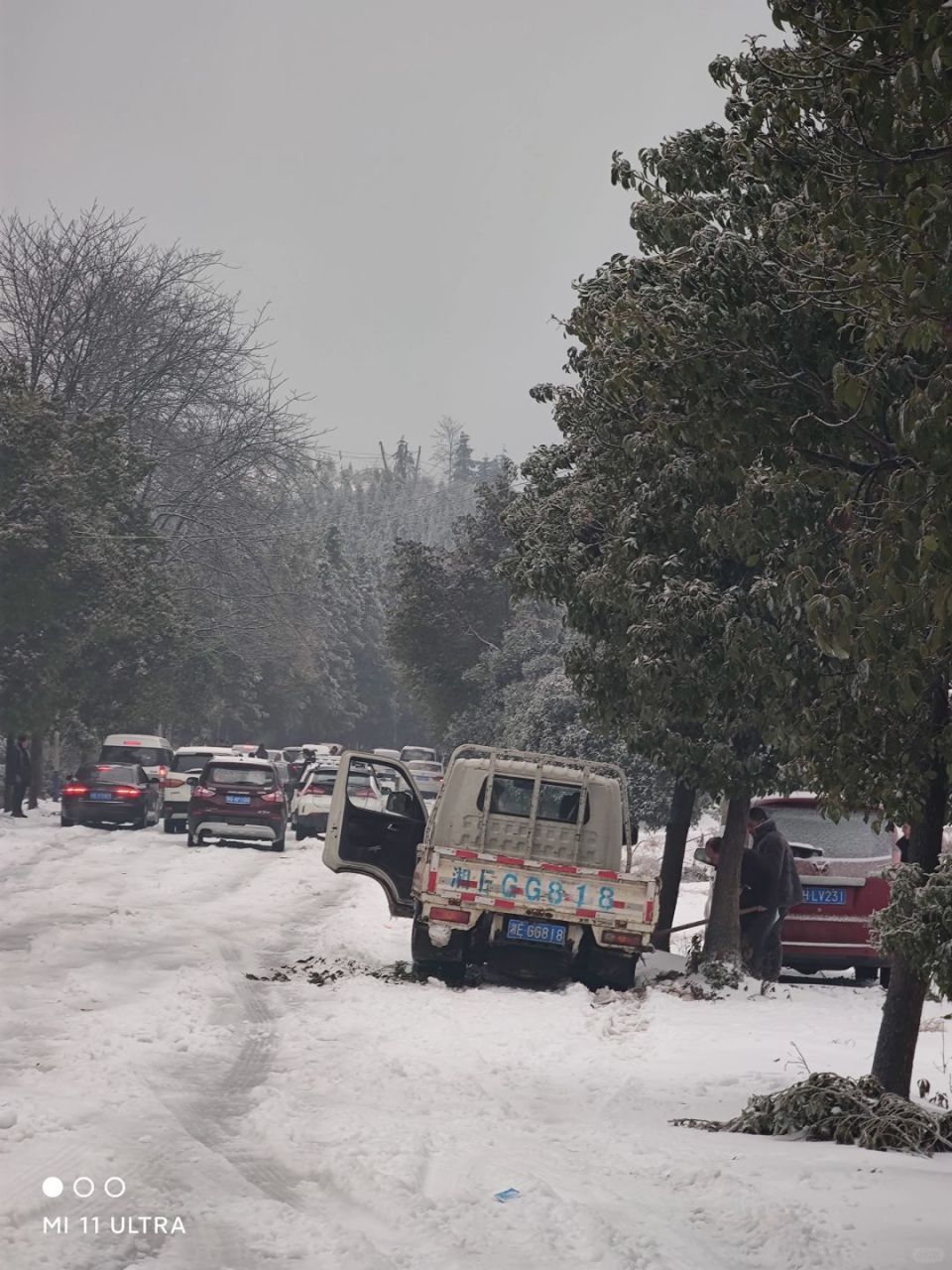 下雪封路照片图片