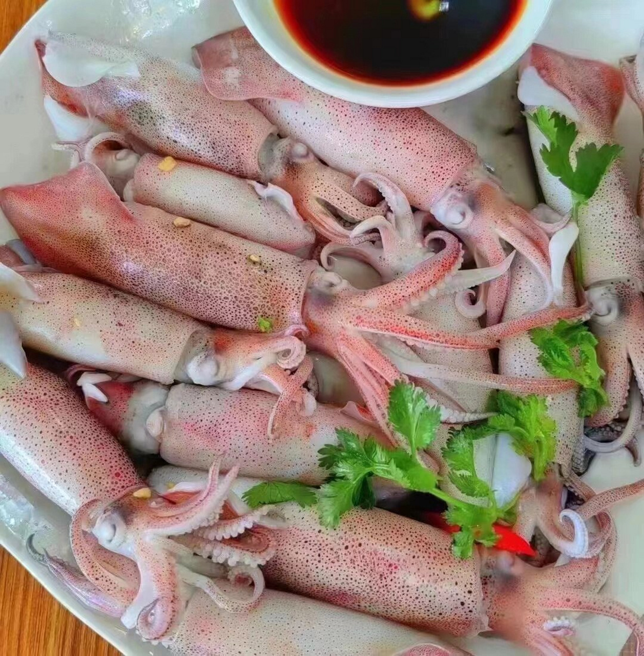 白灼小鱿鱼,简单又鲜美0994  今天要跟大家分享的是我的新发现