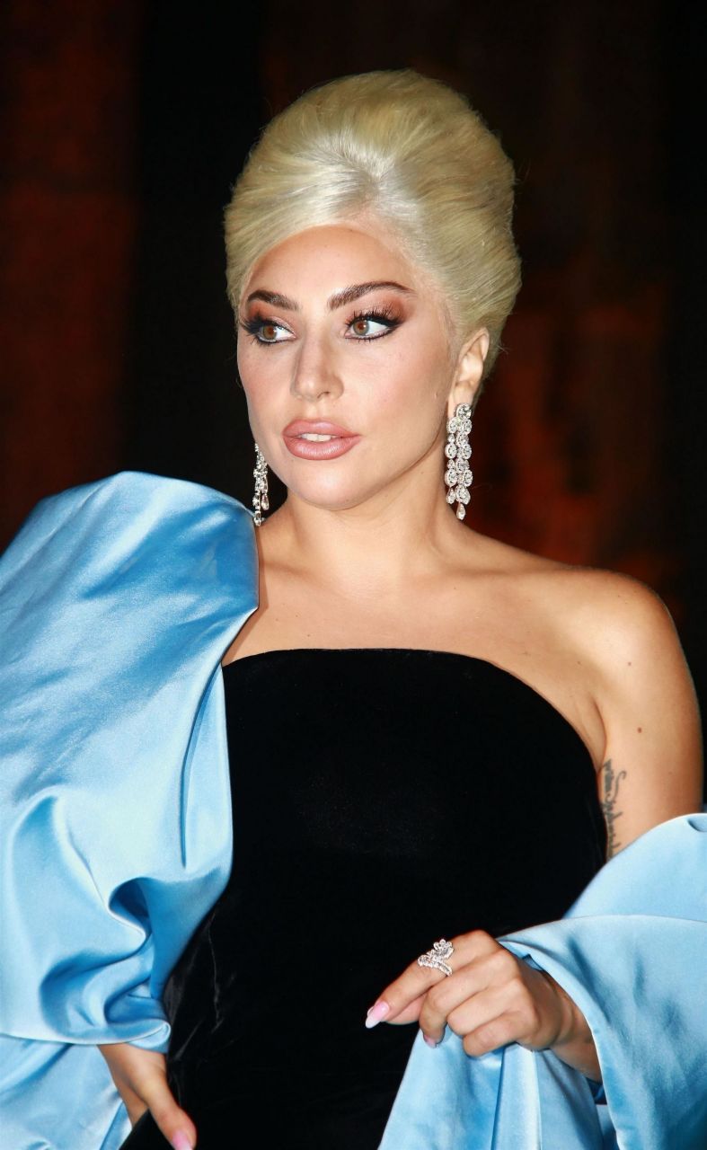 女明星# #时尚穿搭# lady gaga 经典红毯造型回顾,gaga姐身穿