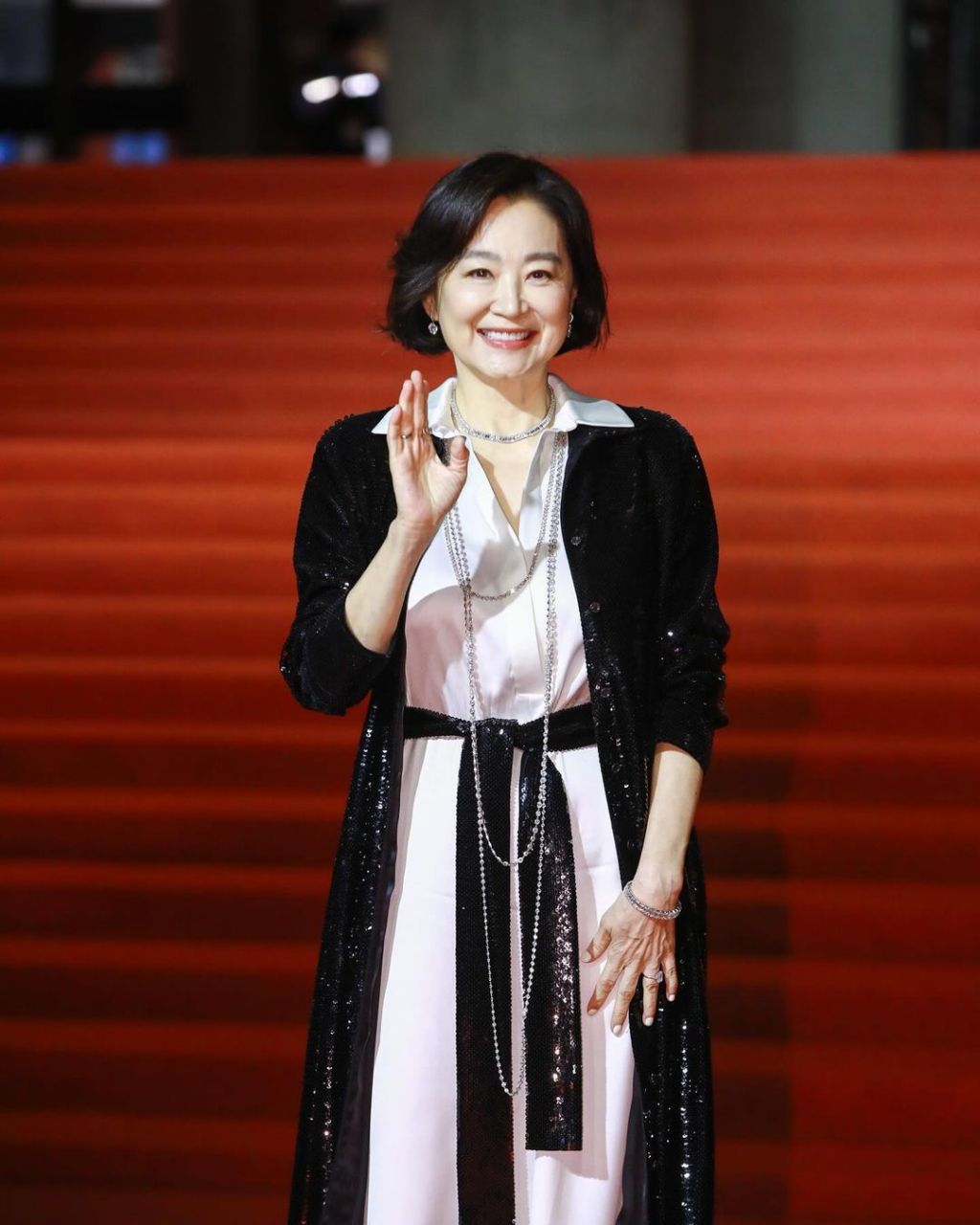 时尚穿搭# #女明星怎么穿# 不老女神林青霞亮相金马60经典红毯造型