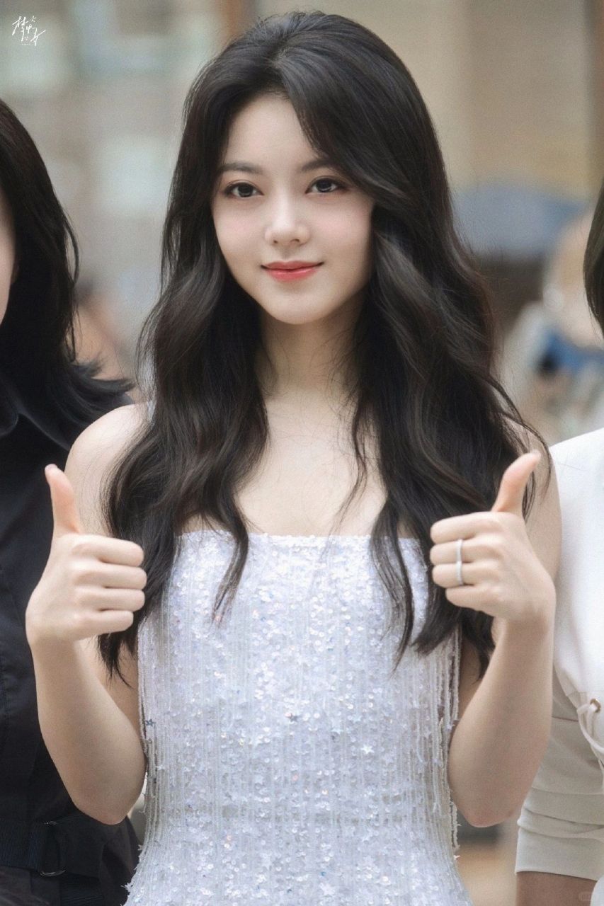 赵今麦新妆造获赞,这才是青春最美的模样!