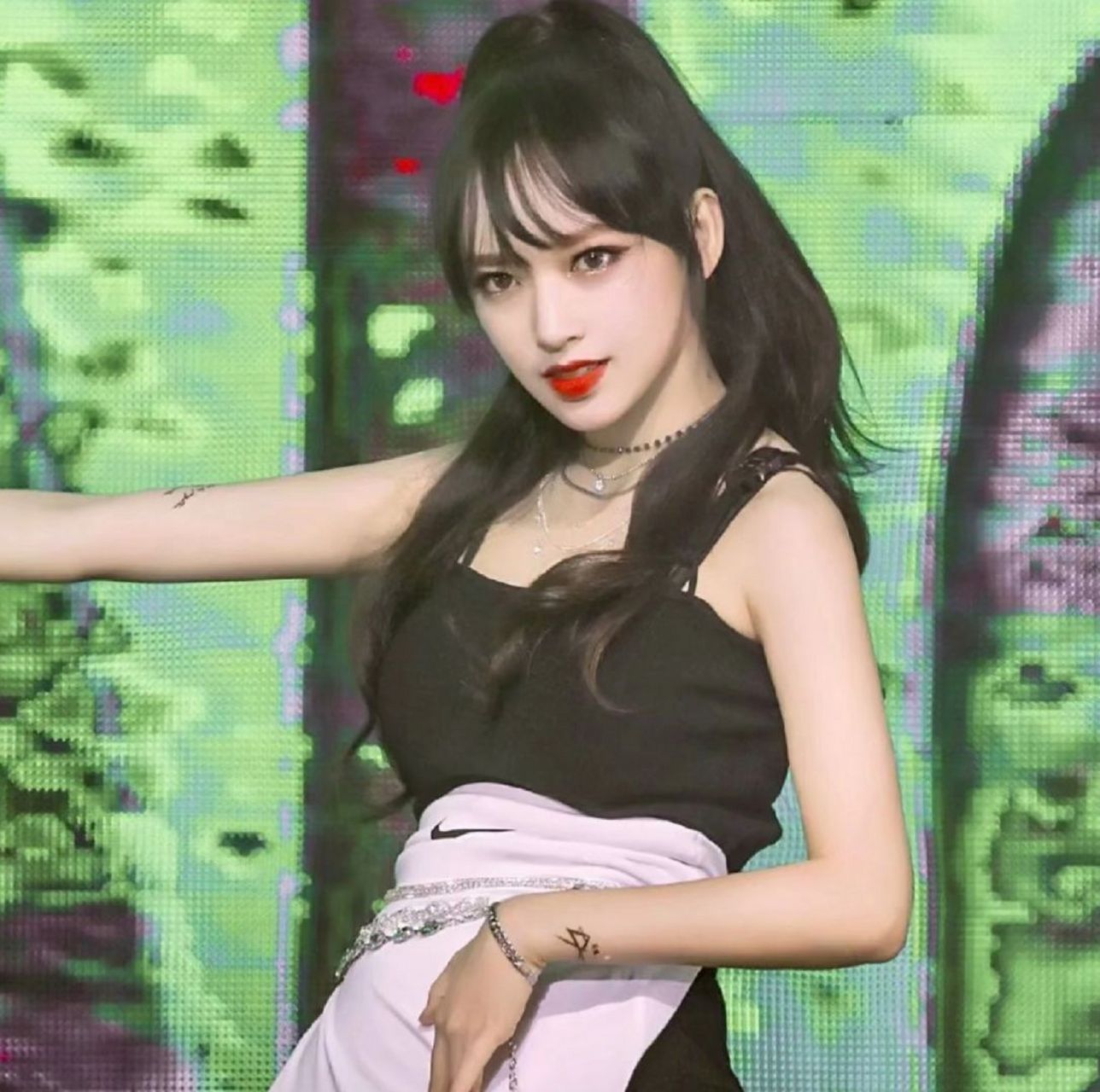 聊起2019年乐华家族演唱会,我脑海里第一个浮现的画面就是程潇那疑眄