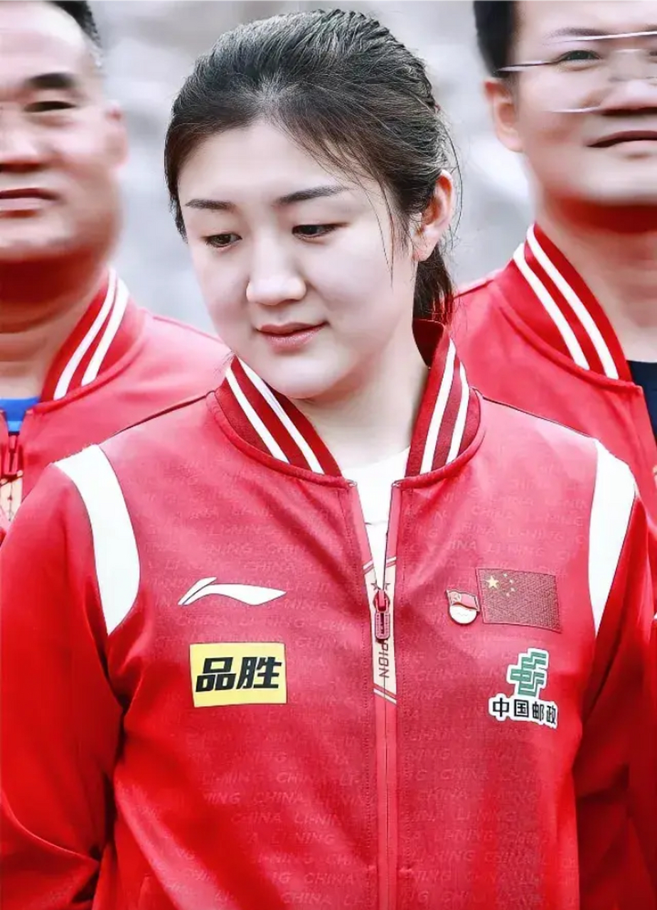 陈梦球员是中国乒乓球的一道靓丽的风景,陈梦的气质特别好,那不只是长