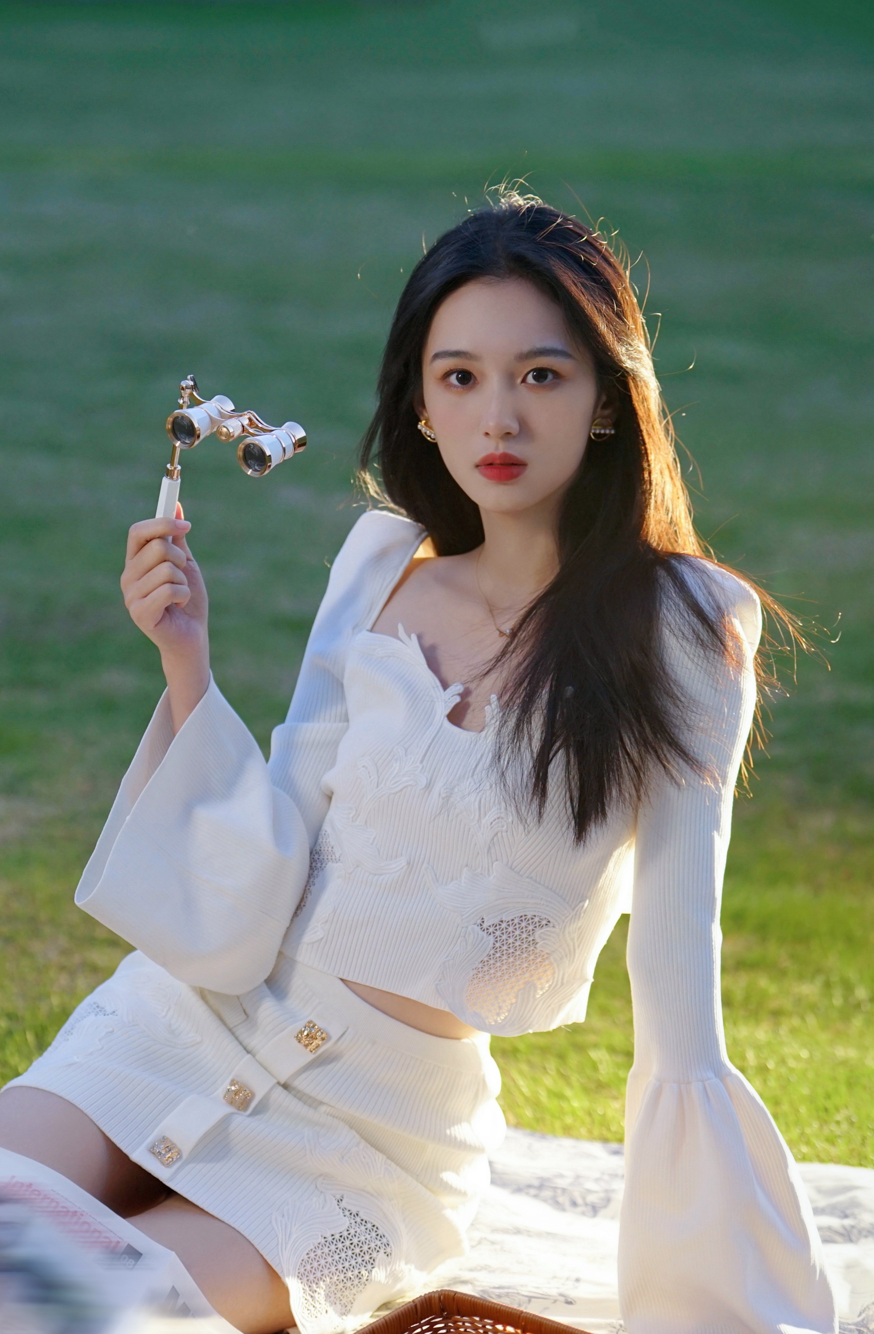 周也有一张高级厌世脸