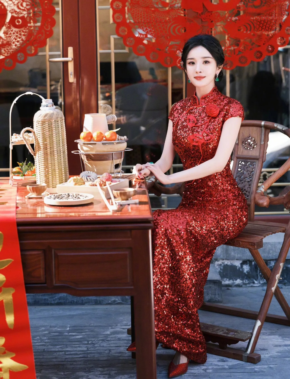 杨幂春晚造型惊艳无比!