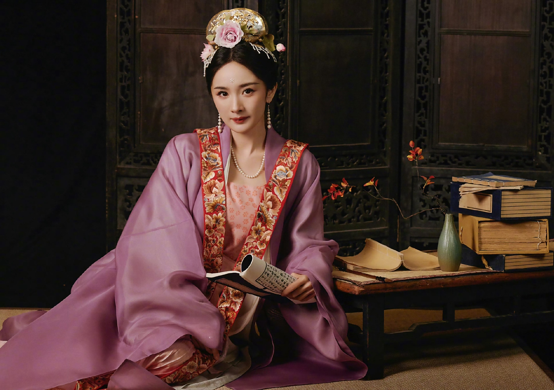 杨幂今晚这三套古装造型都好惊艳,一个是唐装,一个是宋代仕女造型