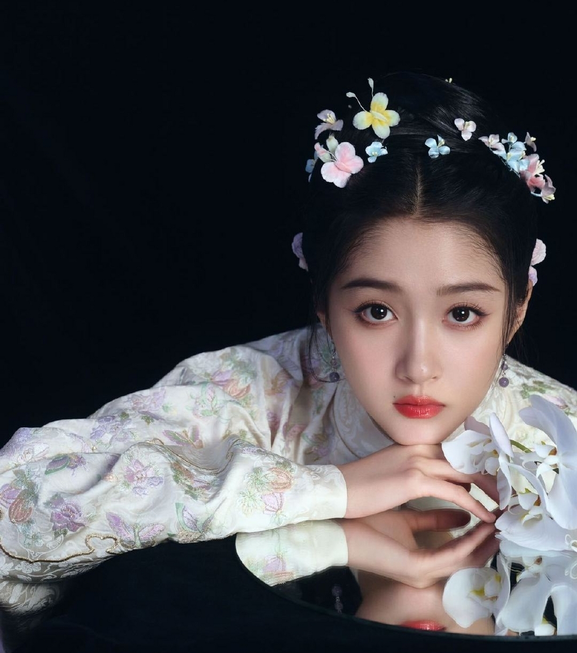 关晓彤明制汉服,关晓彤 彤姐第五次登上春晚,这次身穿明制马面裙给