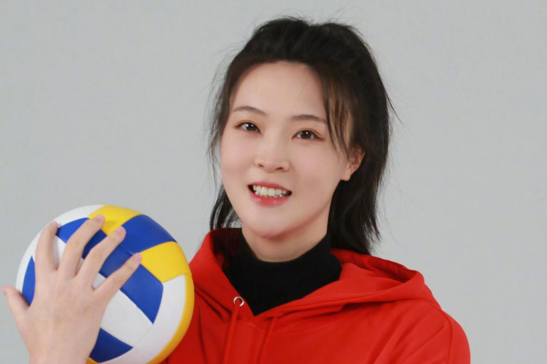 惠若琪是中国女排历史上最好的球员之一,她在2016年奥运会帮助中国