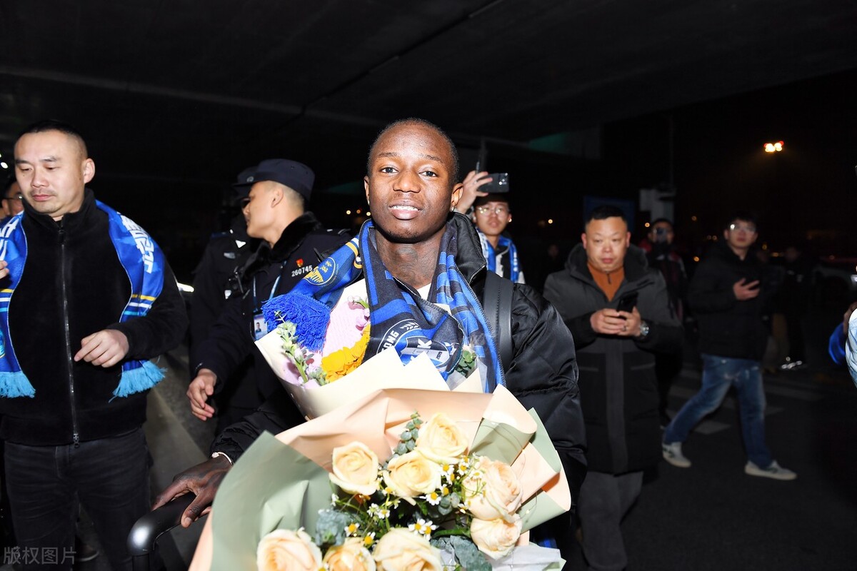 南通支云锋线喜添新外援助阵,曾在荷甲踢过主力,上赛季效力上港