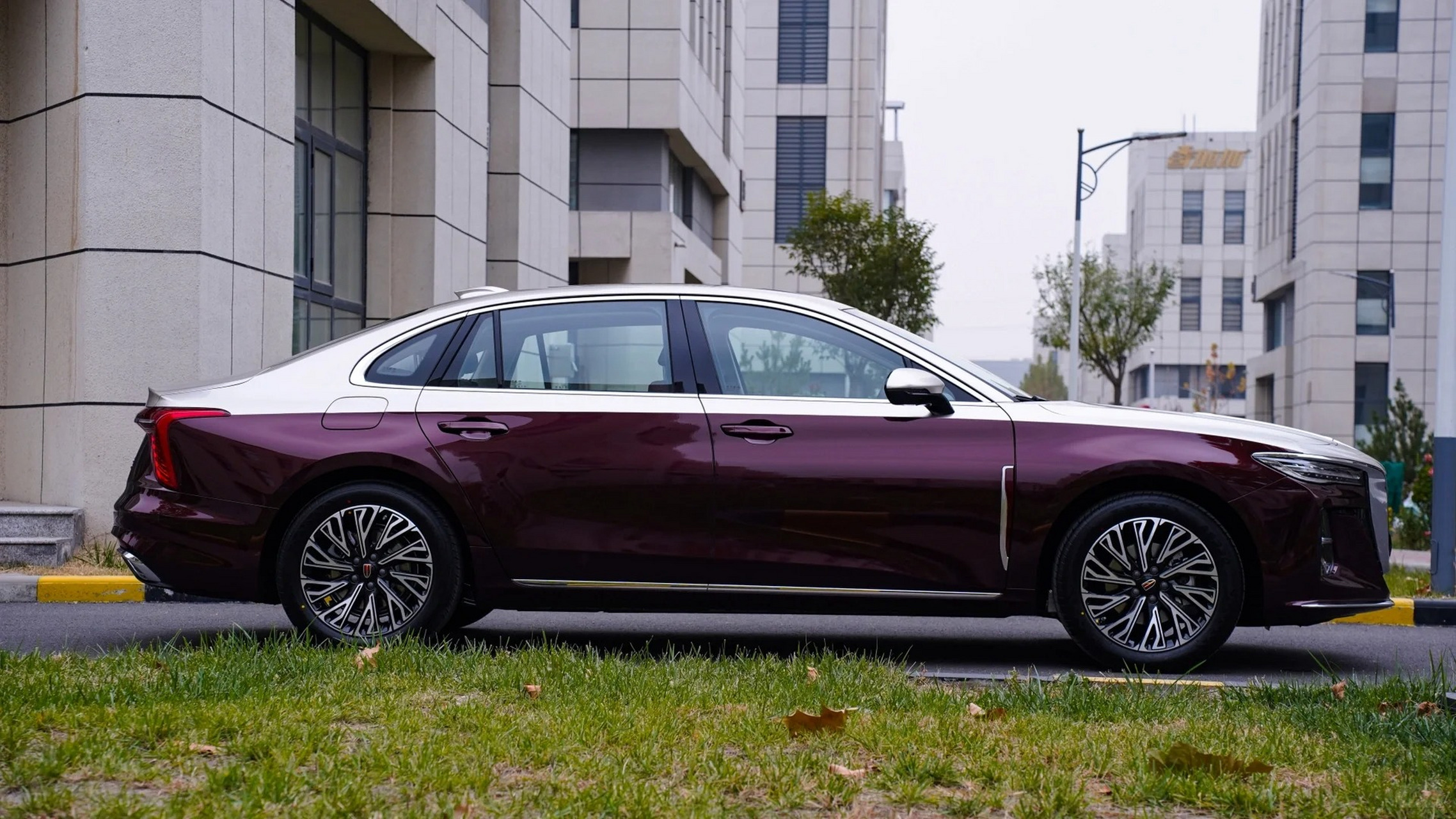 话说啊,这红旗h5可是咱们国产车里的明星车型啊!