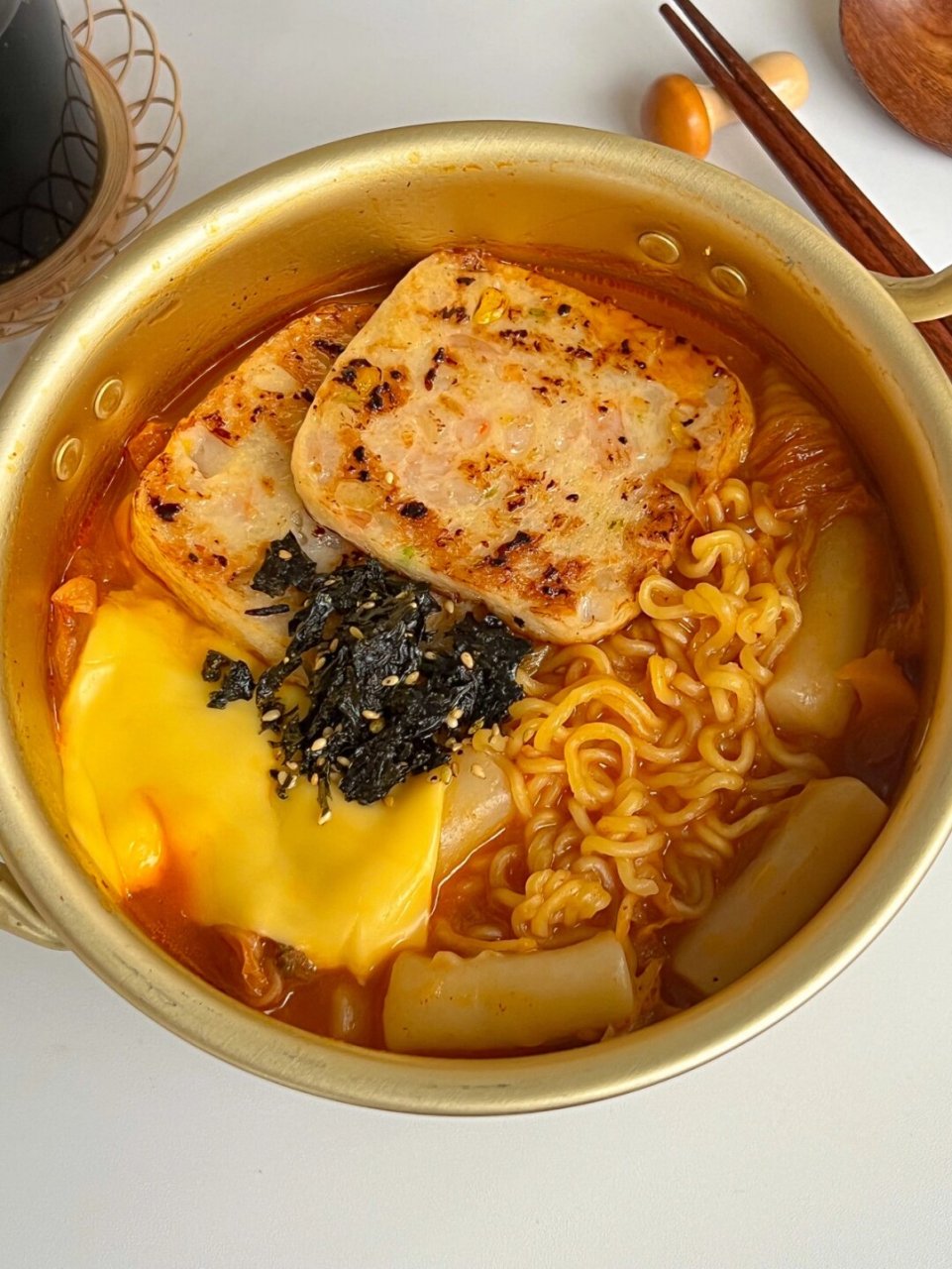 今日份早餐 韩式芝士午餐肉拉面 海鲜午餐肉 泡面 芝士片 年糕 泡菜