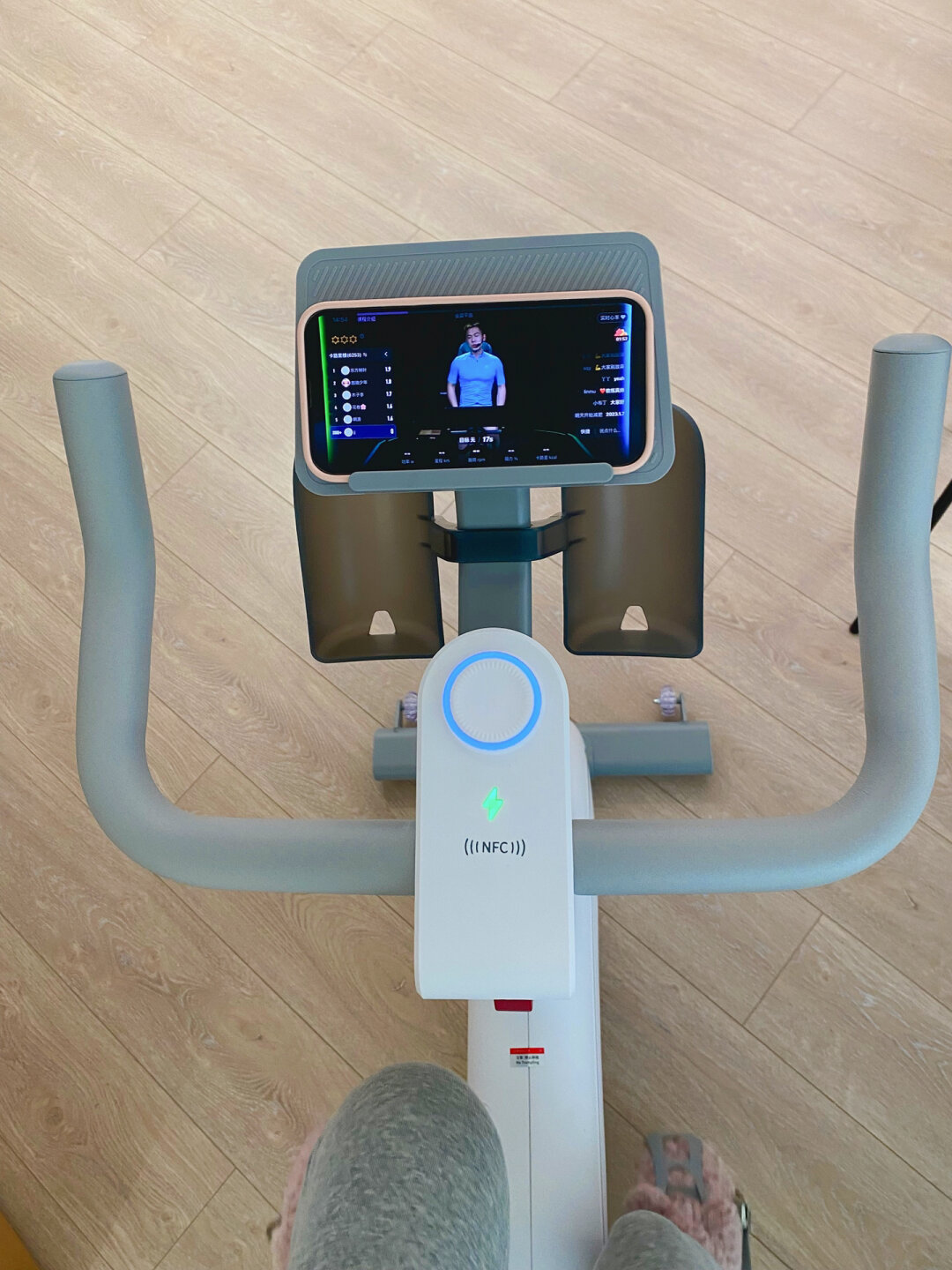 老公说:房子小,装修好了不要发朋友圈 因为没人希