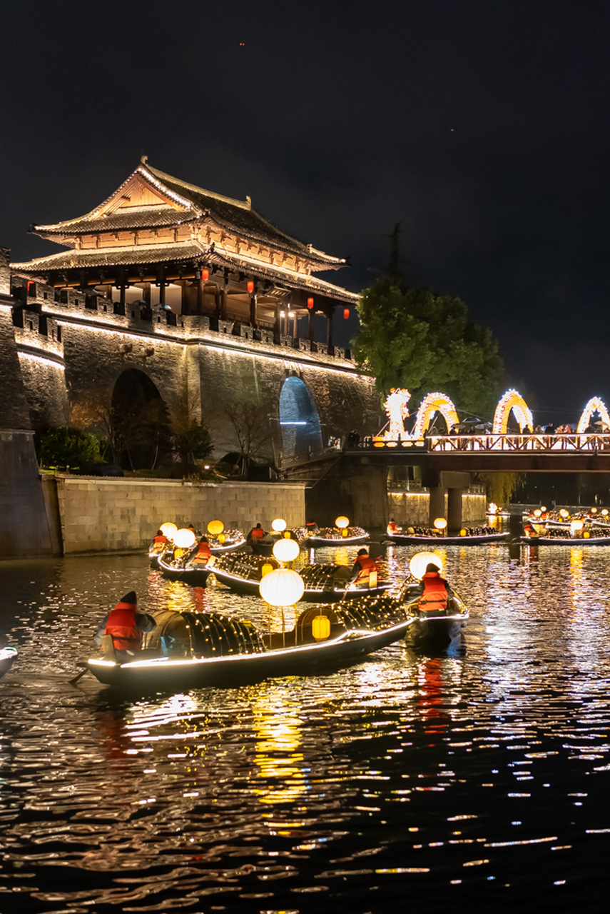 绍兴的几个春节彩灯秀,我觉得迎恩门水街应该是最丰富多彩,也让人耳目