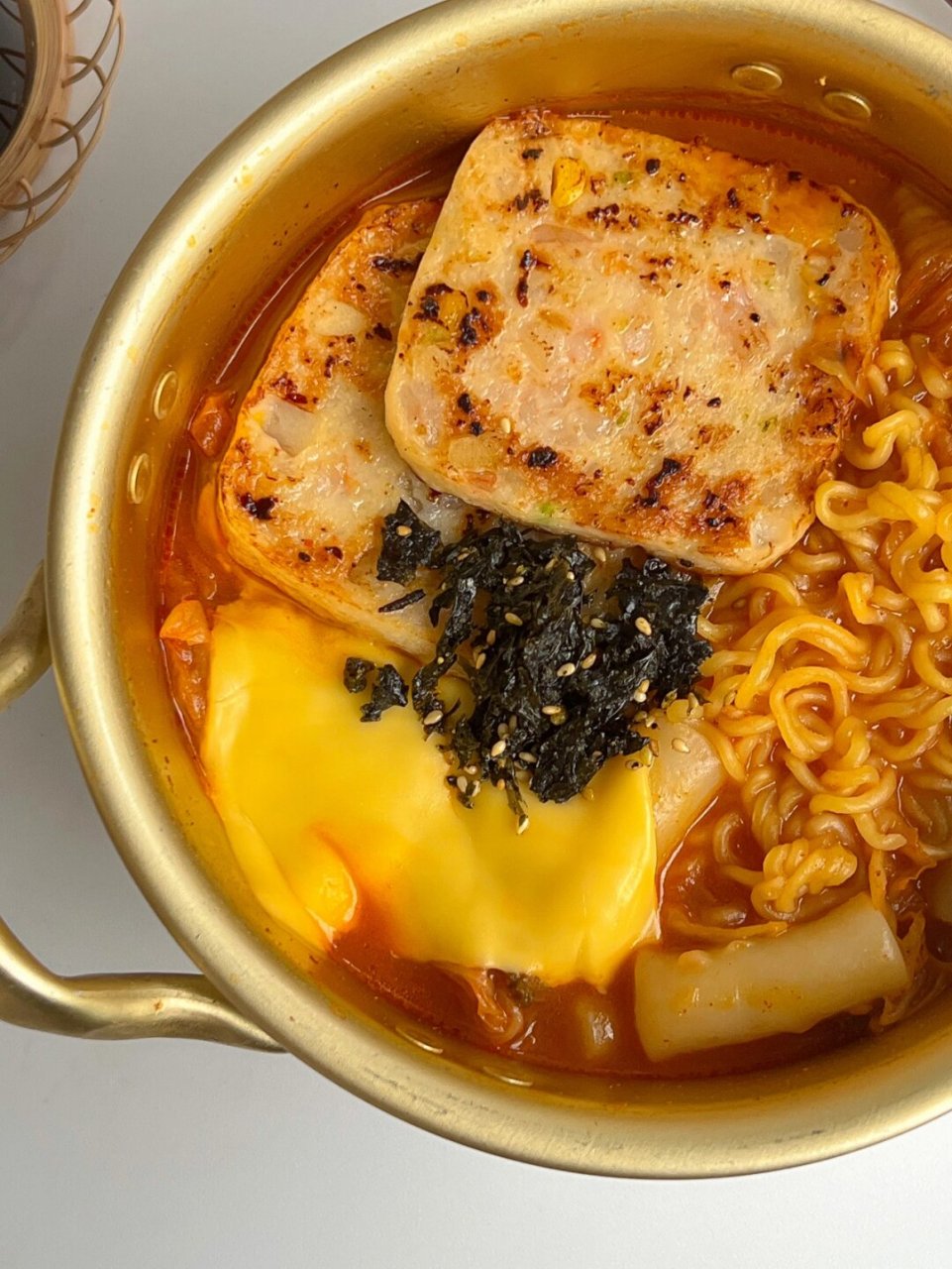 今日份早餐 韩式芝士午餐肉拉面 海鲜午餐肉 泡面 芝士片 年糕 泡菜