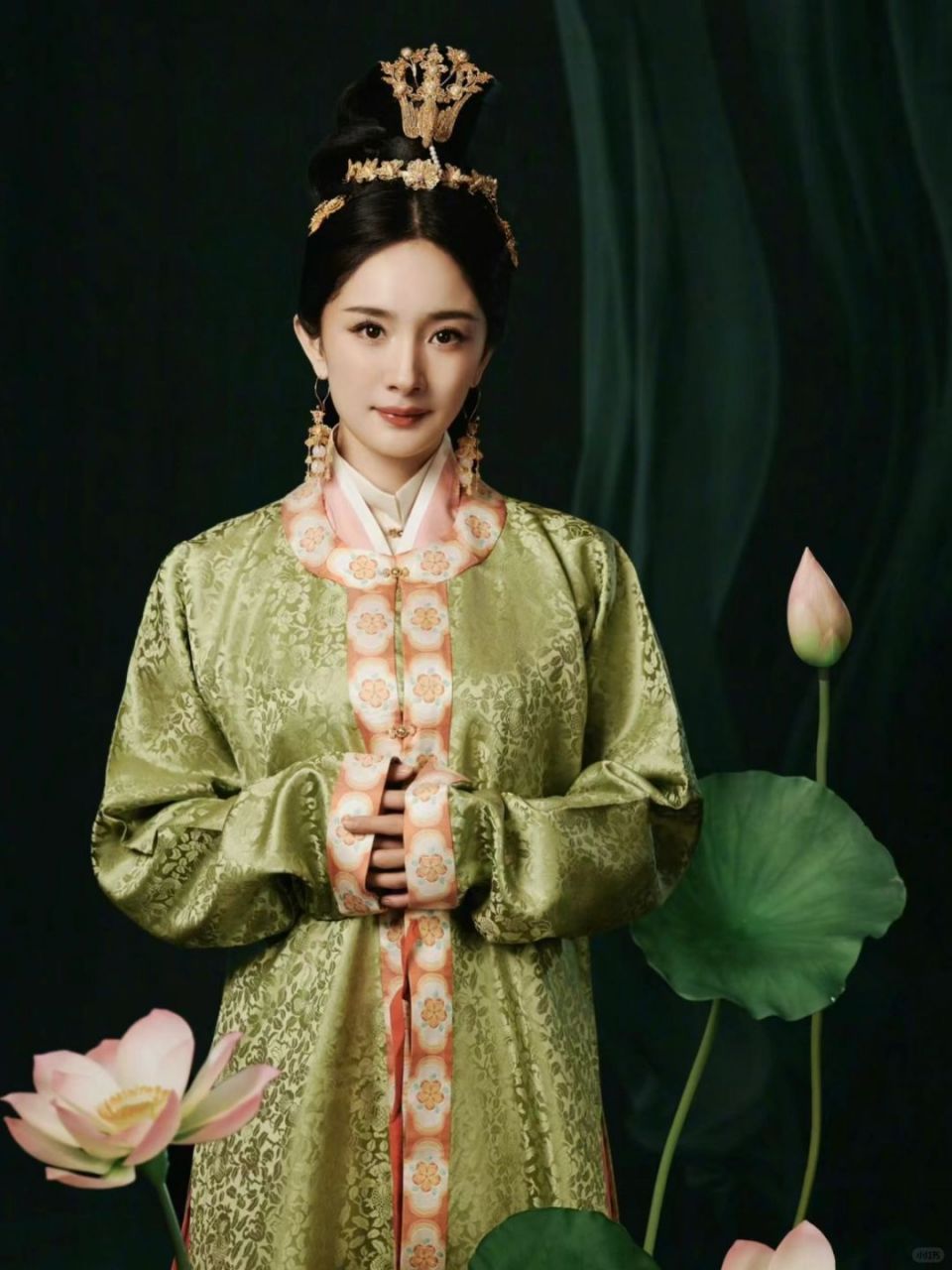 杨幂河南春晚妆造大揭秘,化妆师你出来领赏啦!