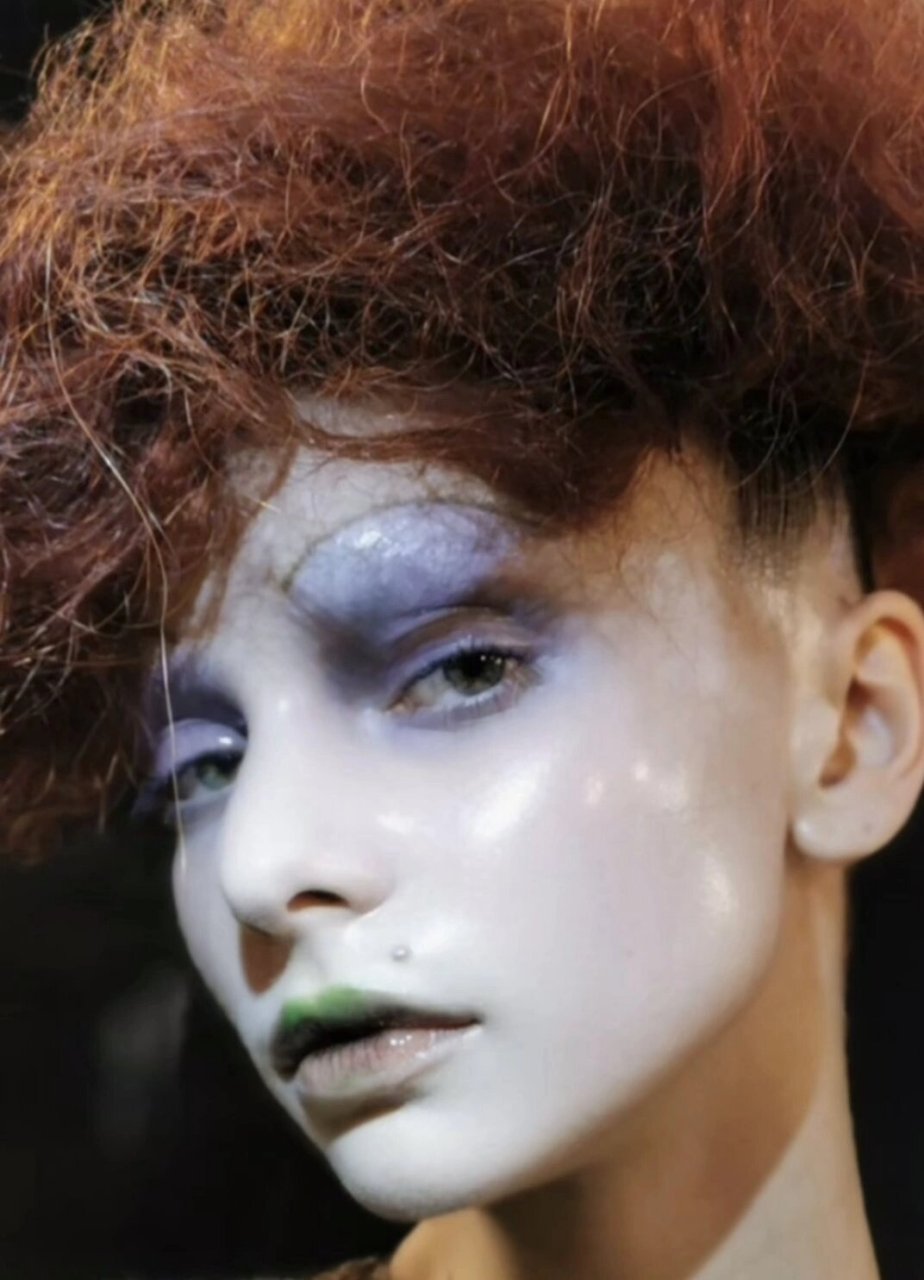 海盗爷margiela高定,找来了pat mcgrath  98 在时尚界掀起惊涛骇浪