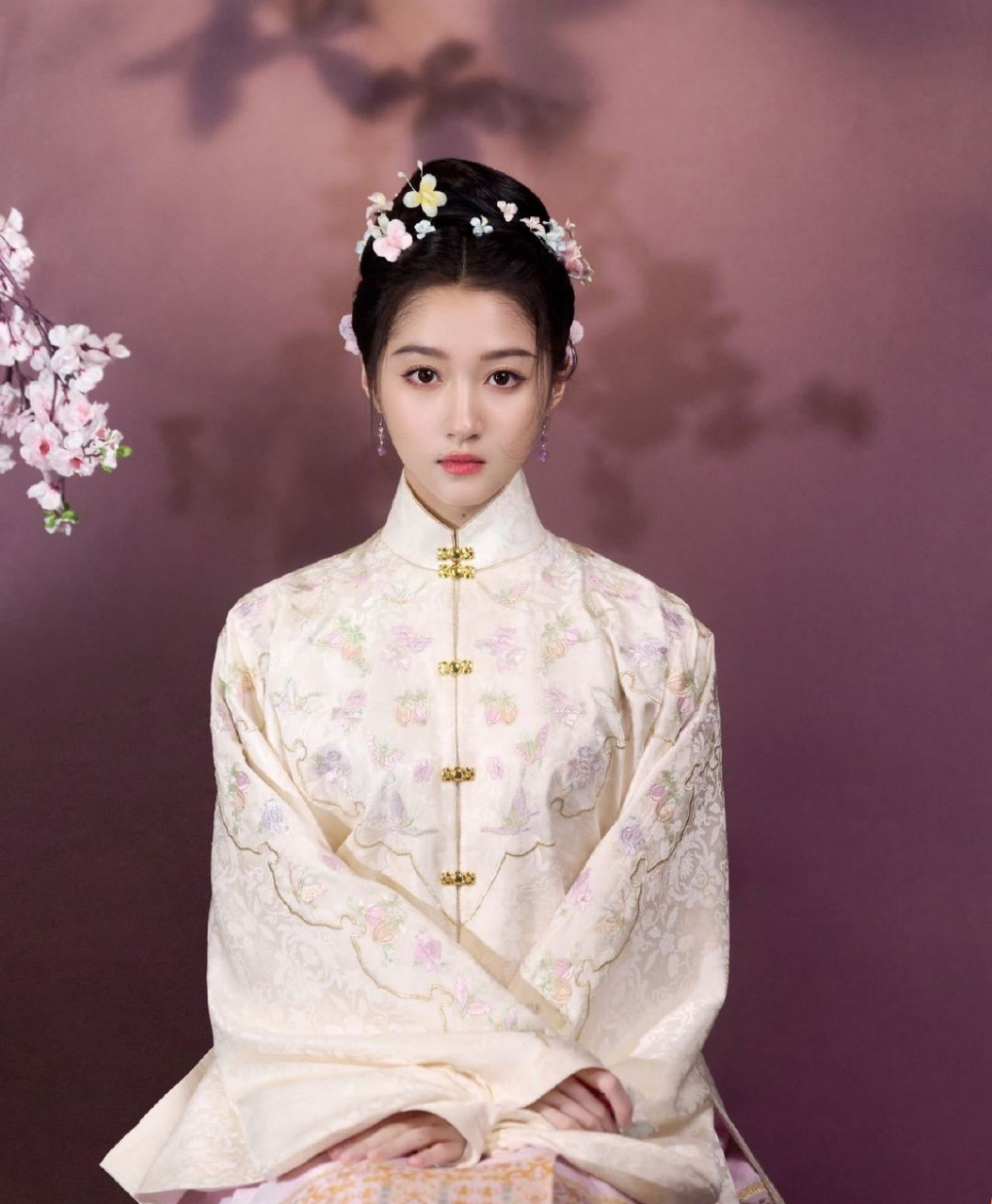 关晓彤明制汉服,关晓彤 彤姐第五次登上春晚,这次身穿明制马面裙给