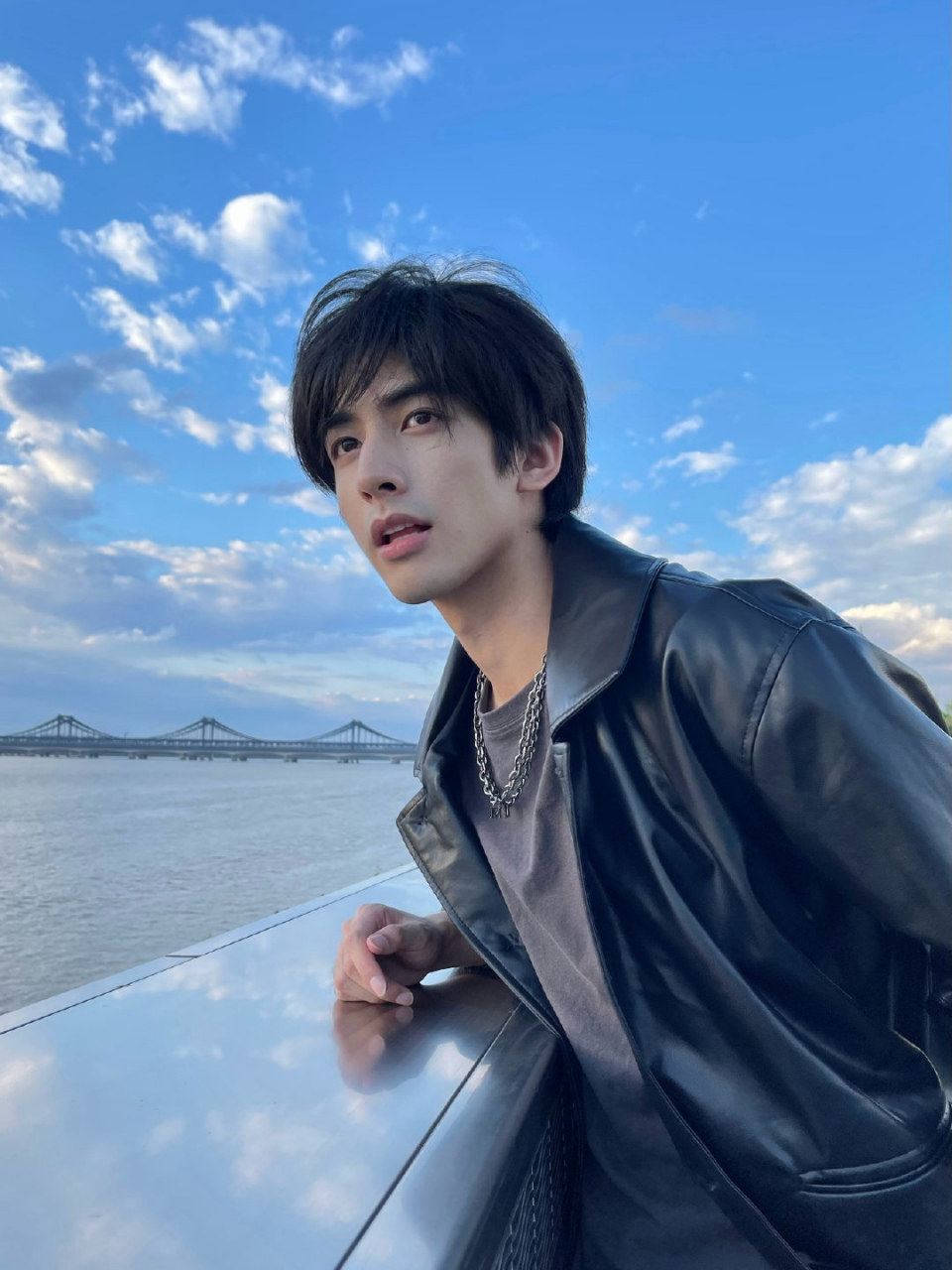 宋威龙浓颜系帅哥