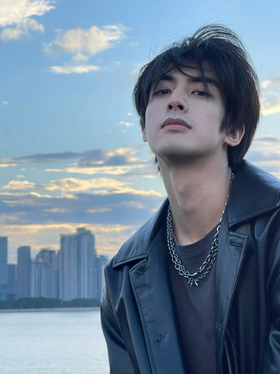 宋威龙浓颜系帅哥