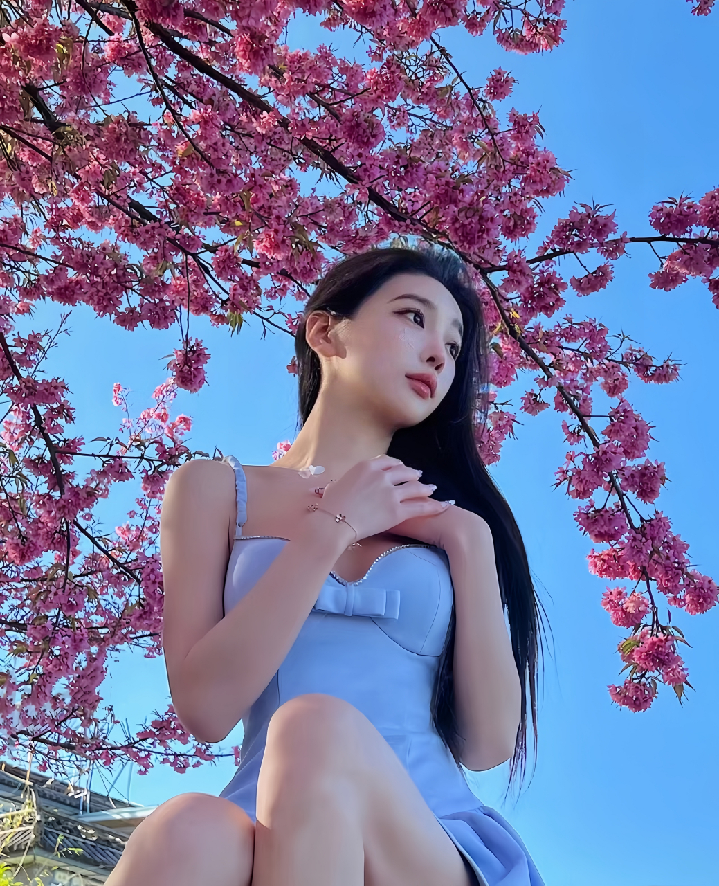 94樱花树下的小仙女,淡雅如梦78 樱花树下,淡蓝裙摆飘扬, 长发