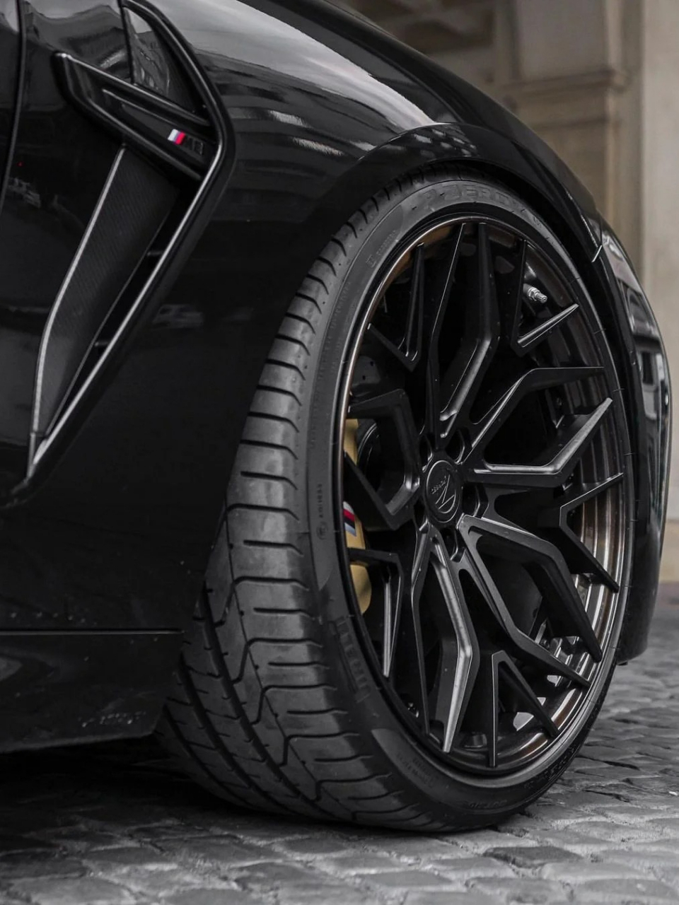 这就是我心中的最美宝马94——宝马m8黑武士!