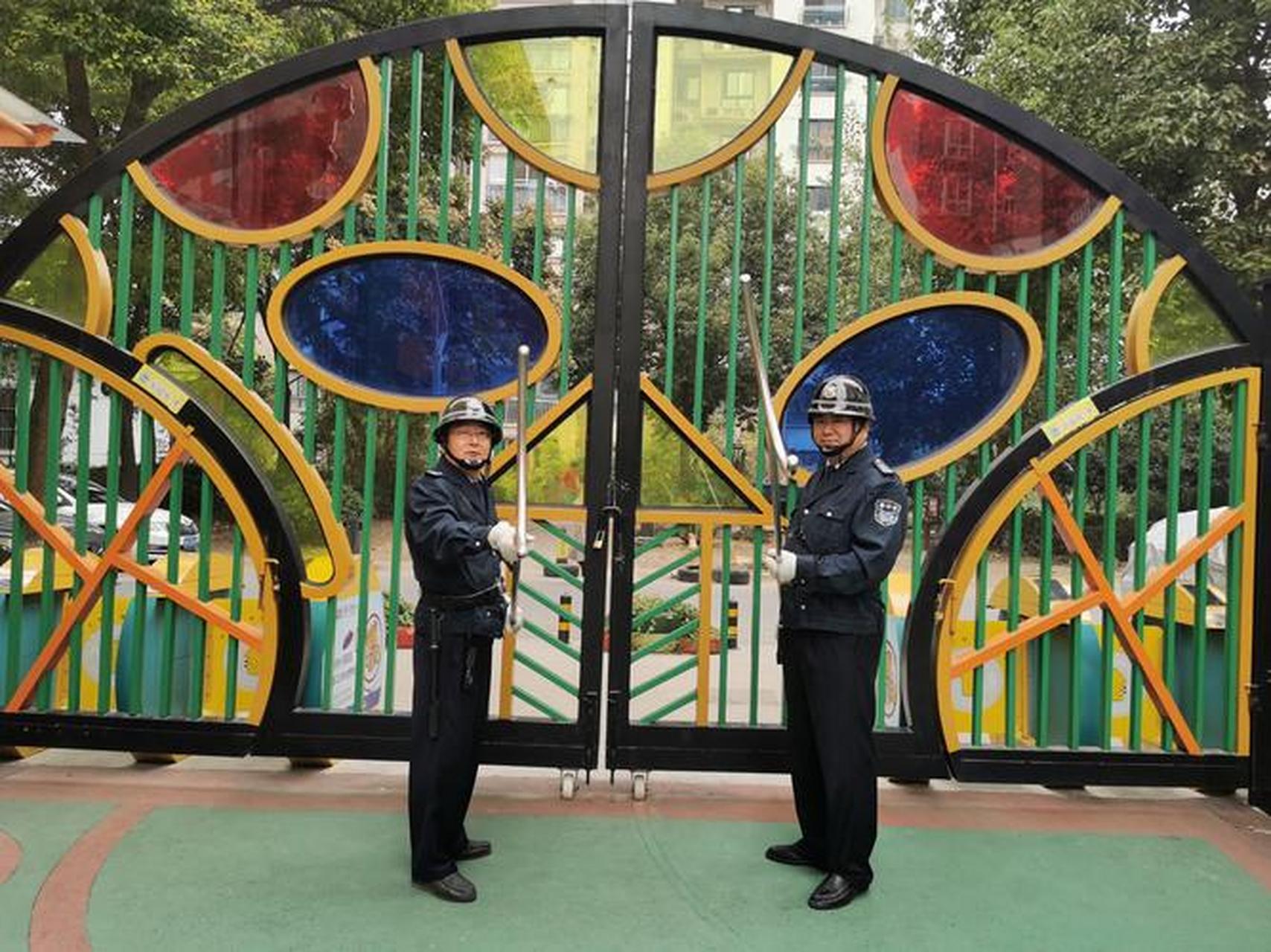 守护宝贝安全成长,幼儿园保安值班制度来助力!