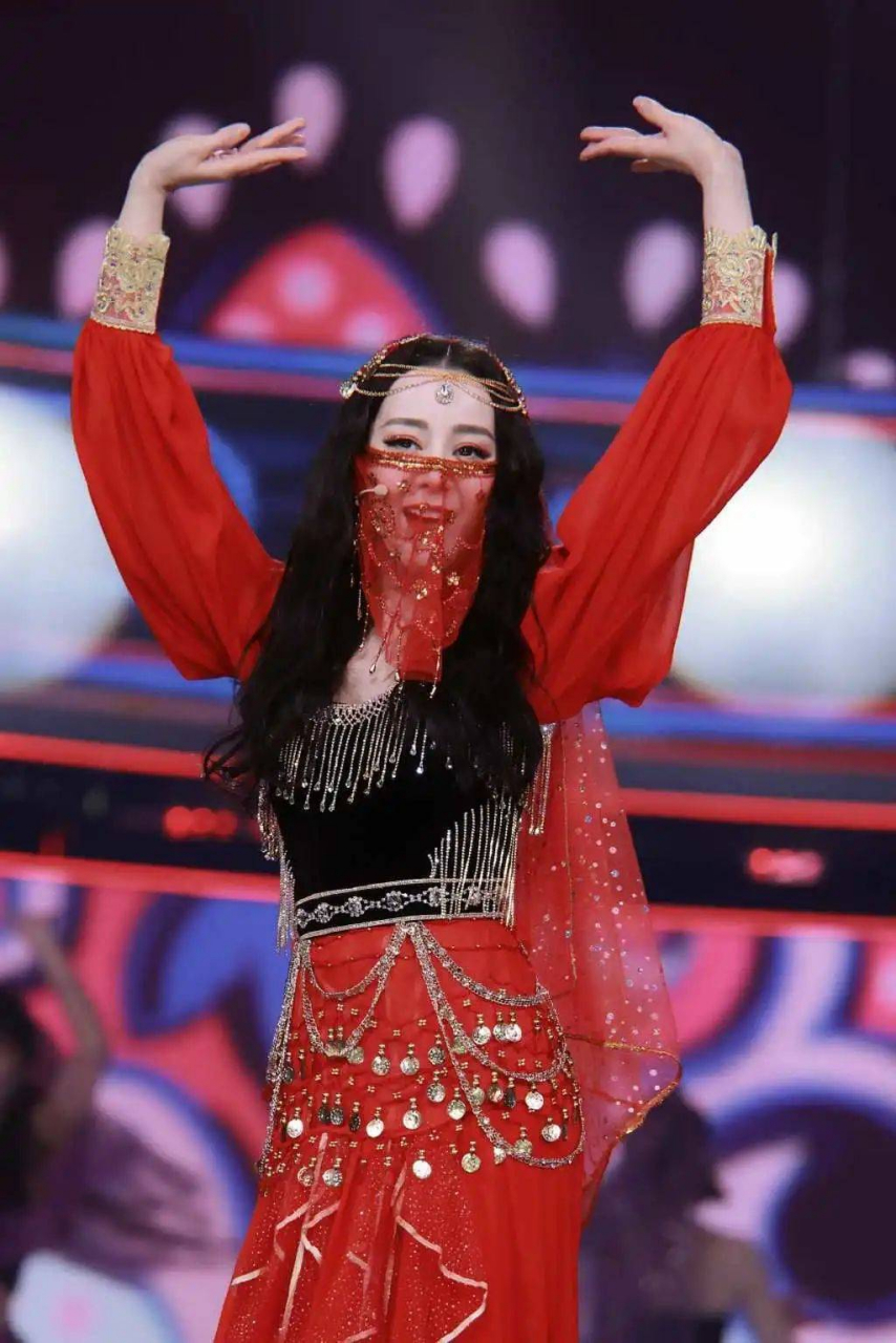 2024年央视春晚# #2024春节快乐# 迪丽热巴人美舞蹈更美 迪丽热巴,那