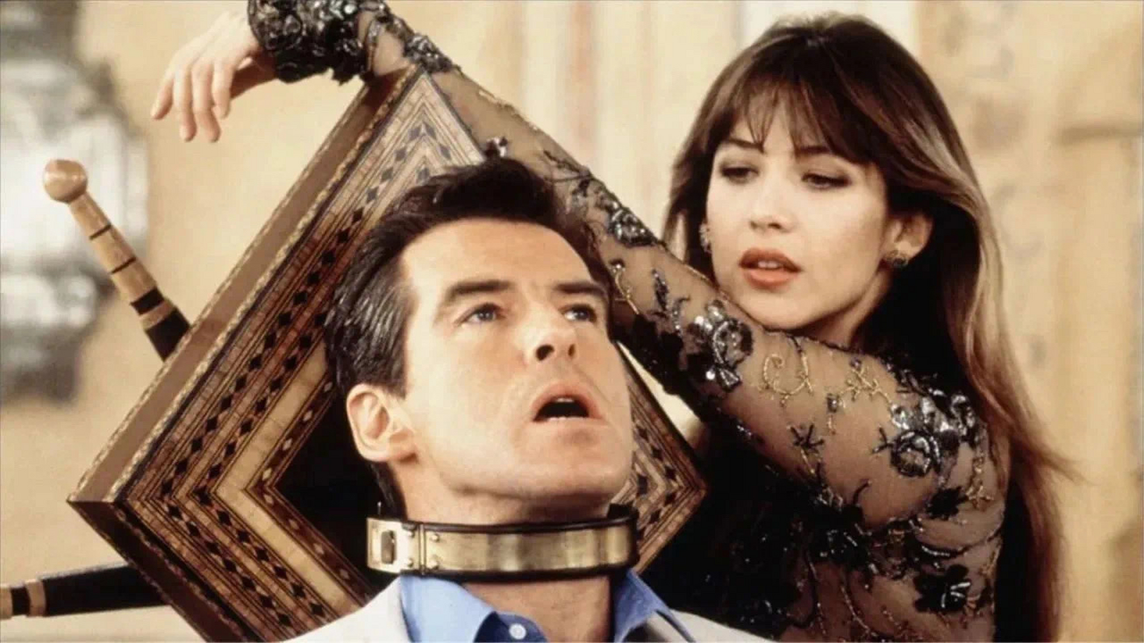 说到这个现代情报鼻祖级存在,军情六处,它隶属于英国外交部.