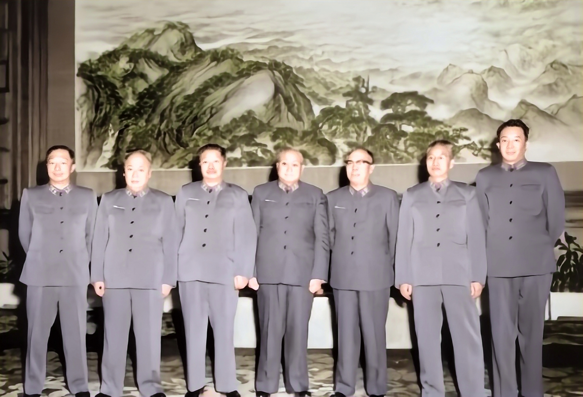 不一般的合照,有六位元帅和一位大将 分别是:聂荣臻元帅,陈毅元帅