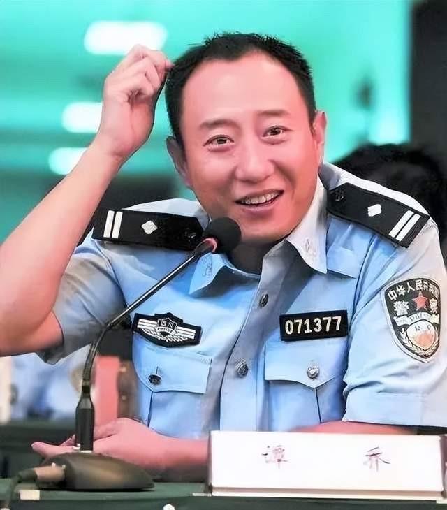 回顾停播五年那个挽救无数司机的网红交警谭乔却挽救不了自己