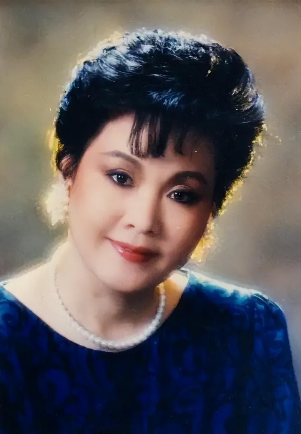 李谷一人生里最大的遗憾不是缺席春晚而是对家庭的亏欠