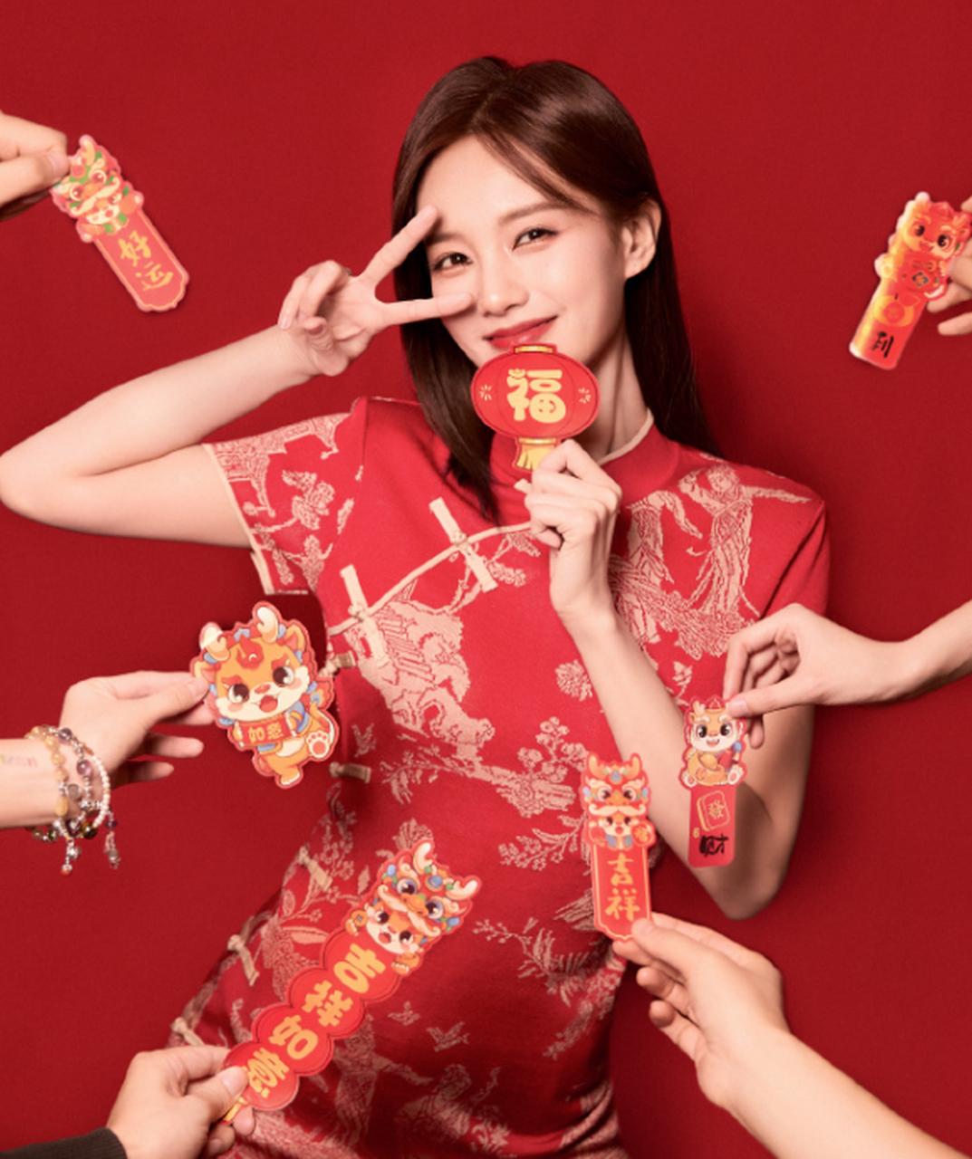 李一桐的红色旗袍