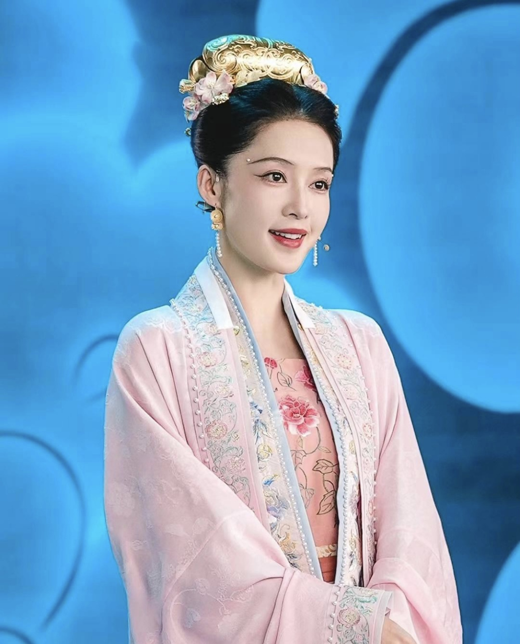 看了李沁春晚的宋代造型,感觉她真的可以演李清照,谢