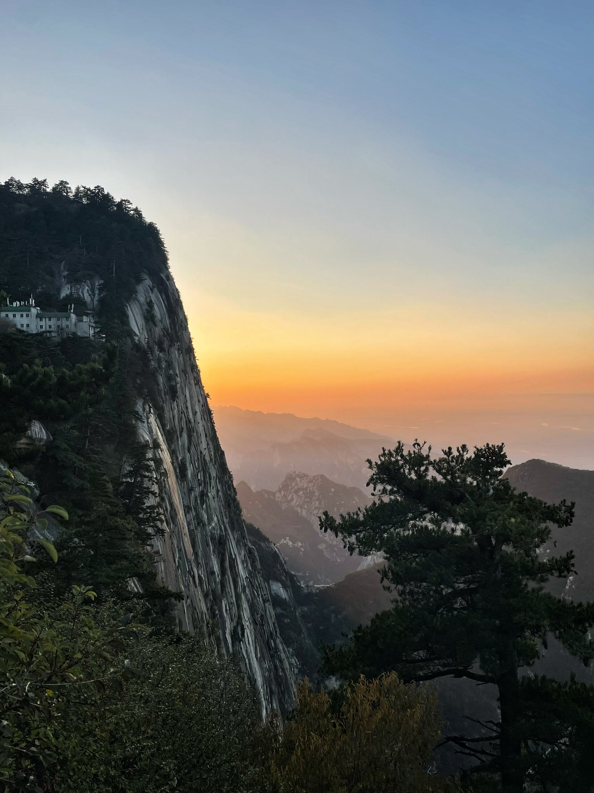 华山顶峰图片