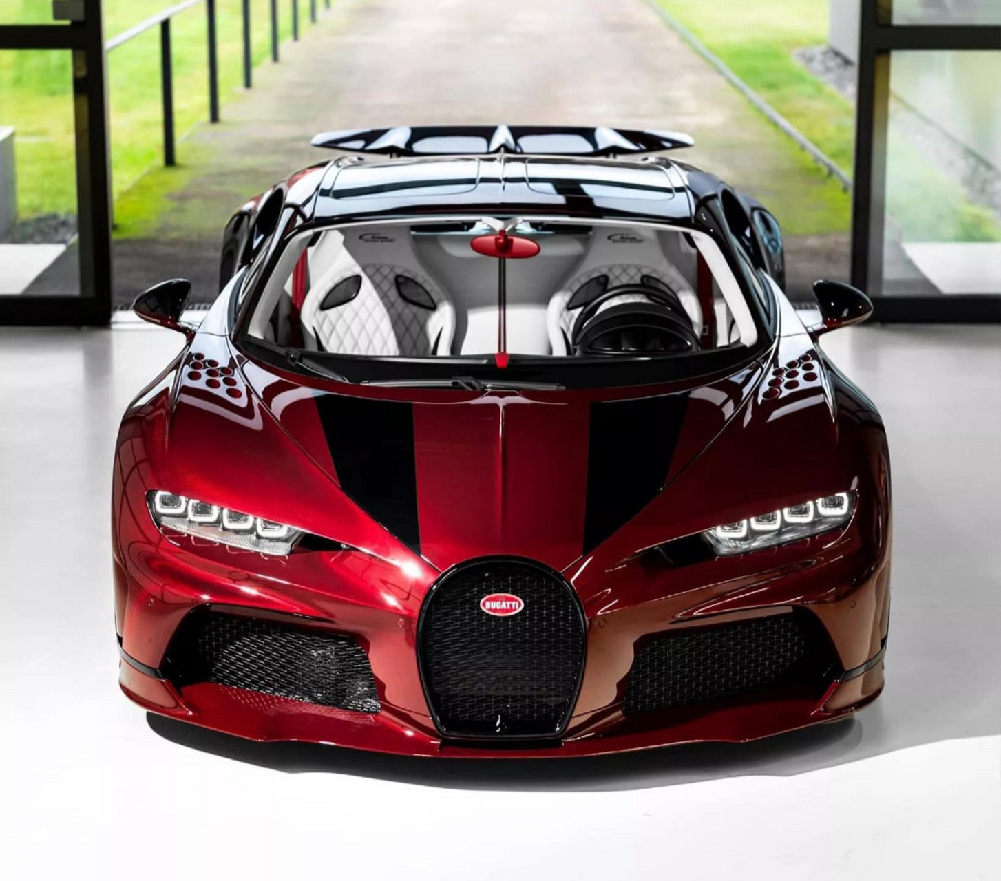 红色布加迪,预示着2024红红火火