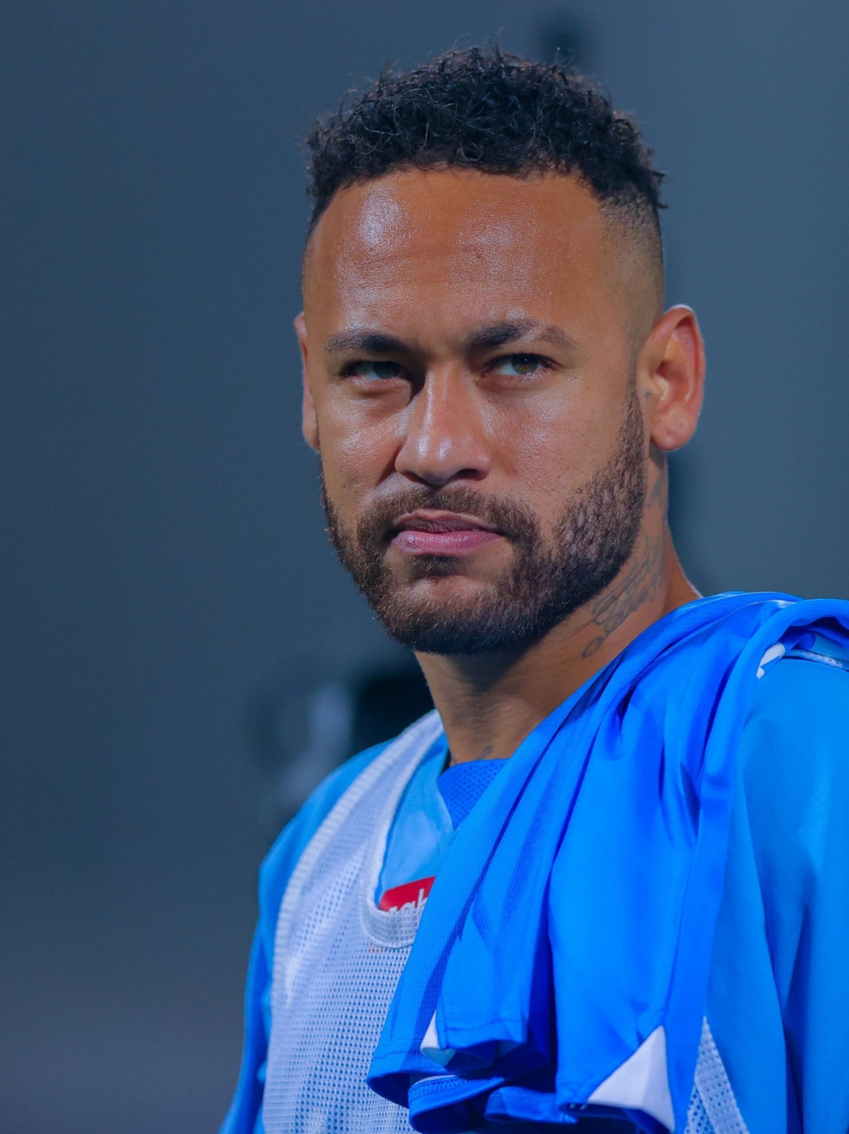 感觉巴西球员都不是太自律,虽然很天才,但总是昙花一现