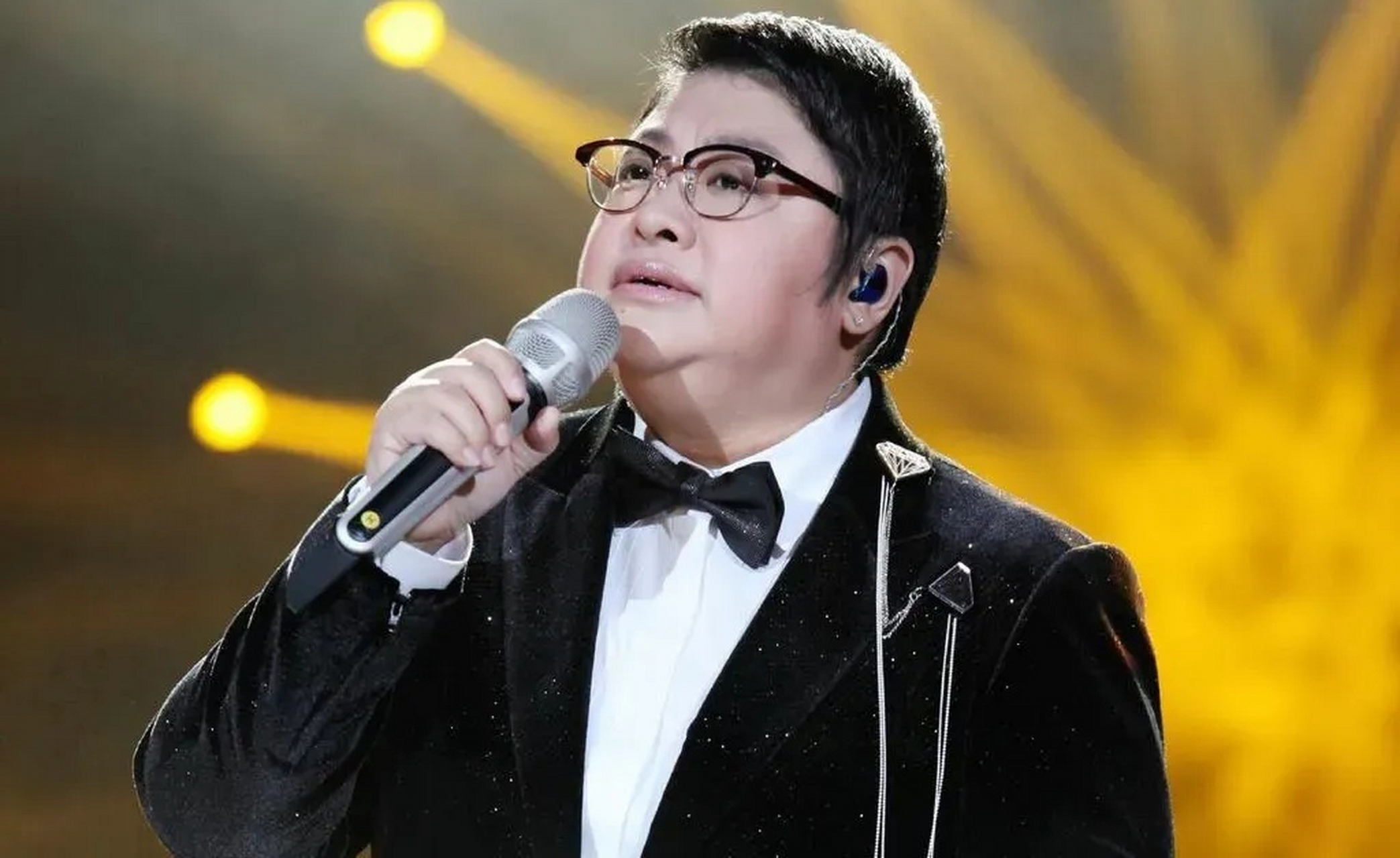 周深,空灵清澈;韩红,大气悠远; 黄渤,深沉空渺,2024春晚三位独唱, 你