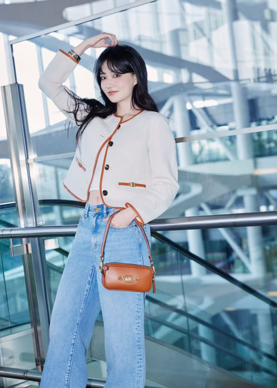 徐璐 99  65动态加载 定格风格时刻65无拘思绪 自在焕新迭转