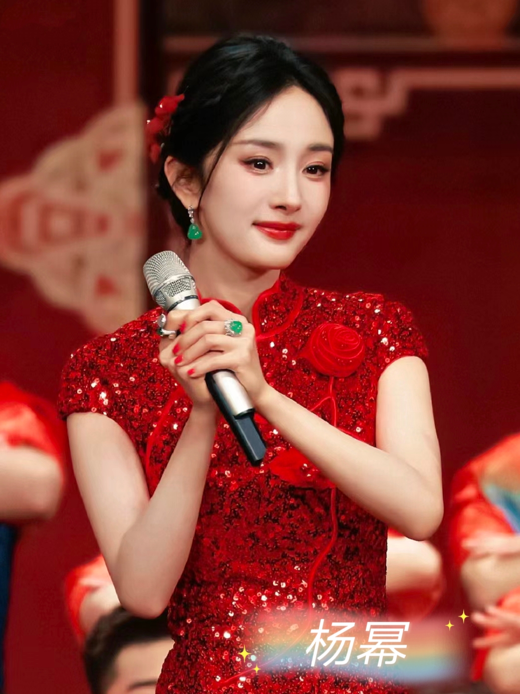 谁懂啊杨幂春晚赢麻了这状态绝了…