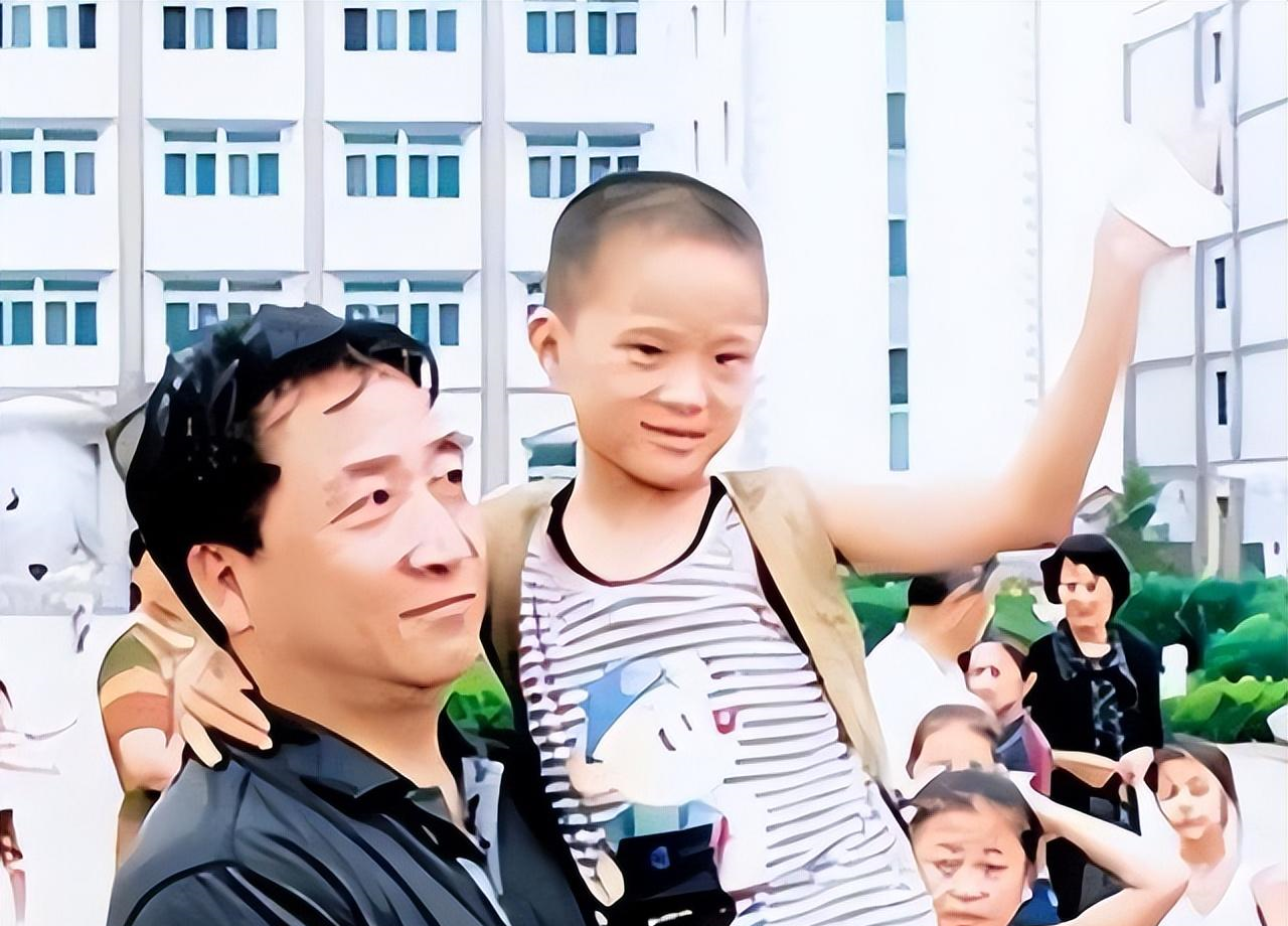 姜昆收养孤儿25年,如今养子成骄傲