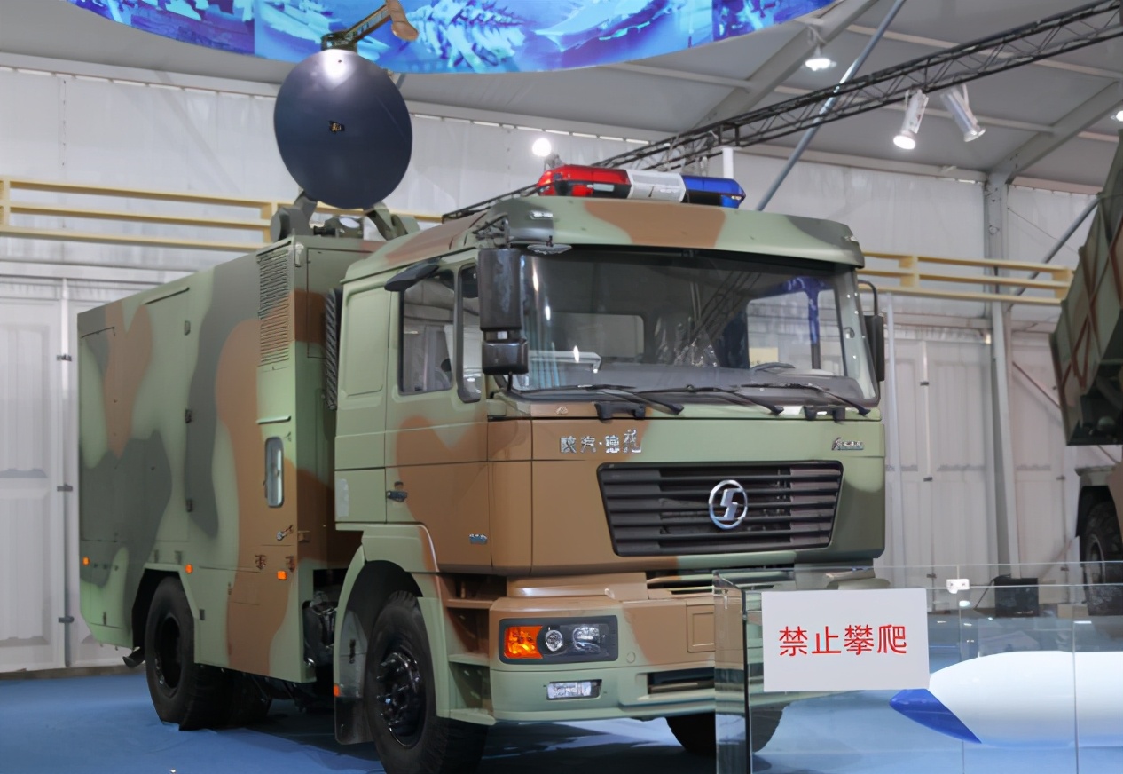 震撼亮相!中国微波武器打遍天下 可攻击卫星战机无人机巡航导弹