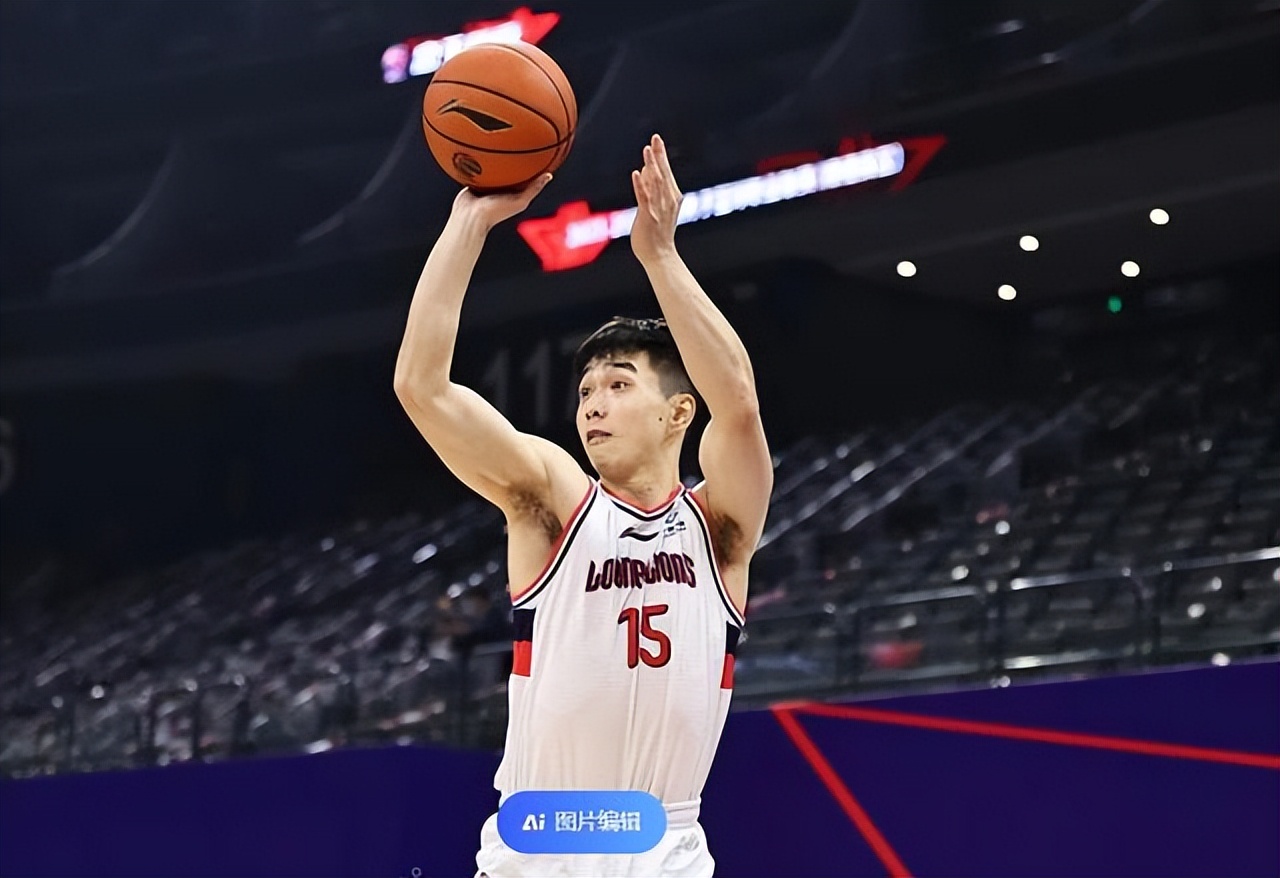 破冰之战:佟佳俊与广州队的挑战与希望