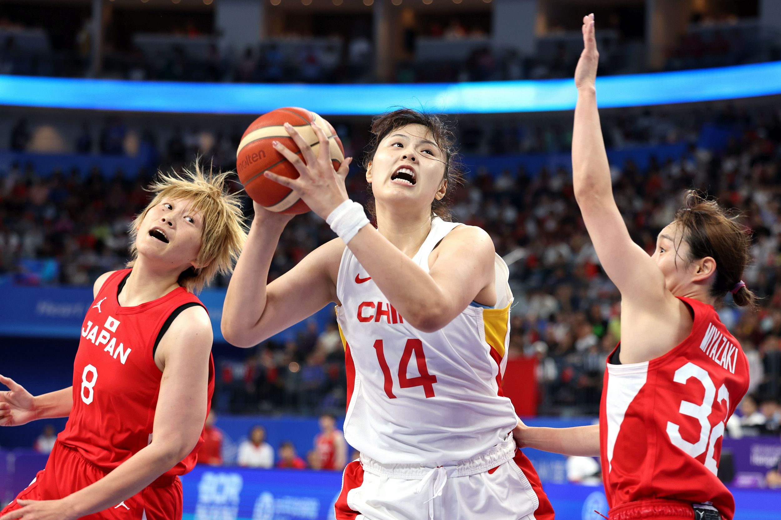 一雪前耻!中国女篮34分完胜波多,李梦mvp23分,李月汝22分23板