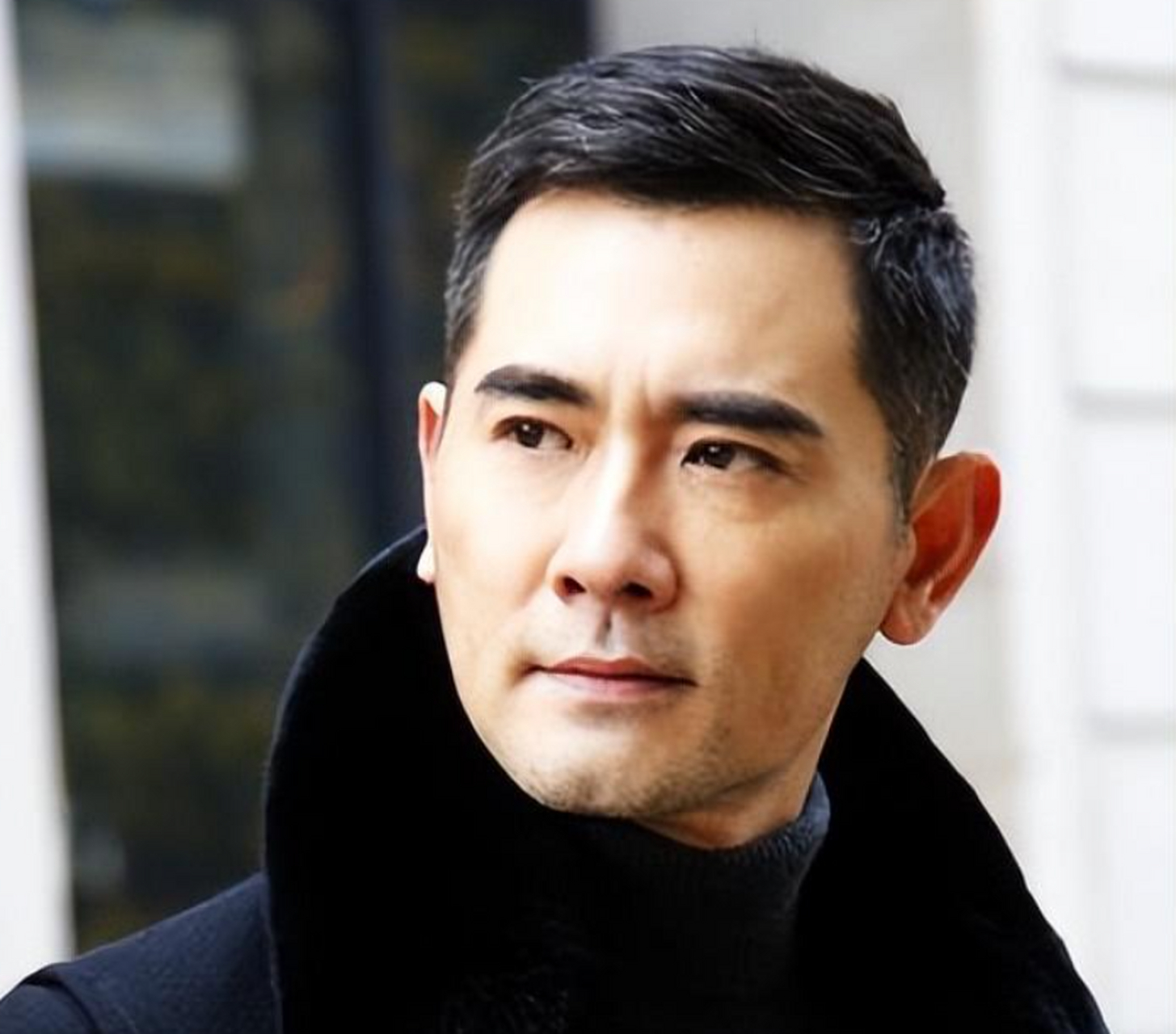 赵文瑄,一个因美貌和演技备受赞誉的演员,曾是空少,后因一次偶然的