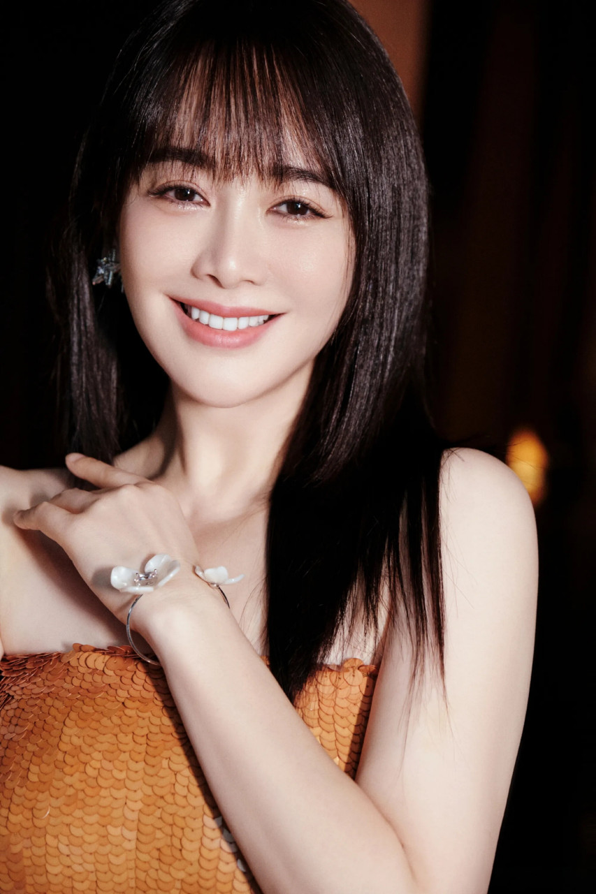 1977 年 6 月 25 日出生于湖南省长沙市的左小青,毕业于北京电影学院