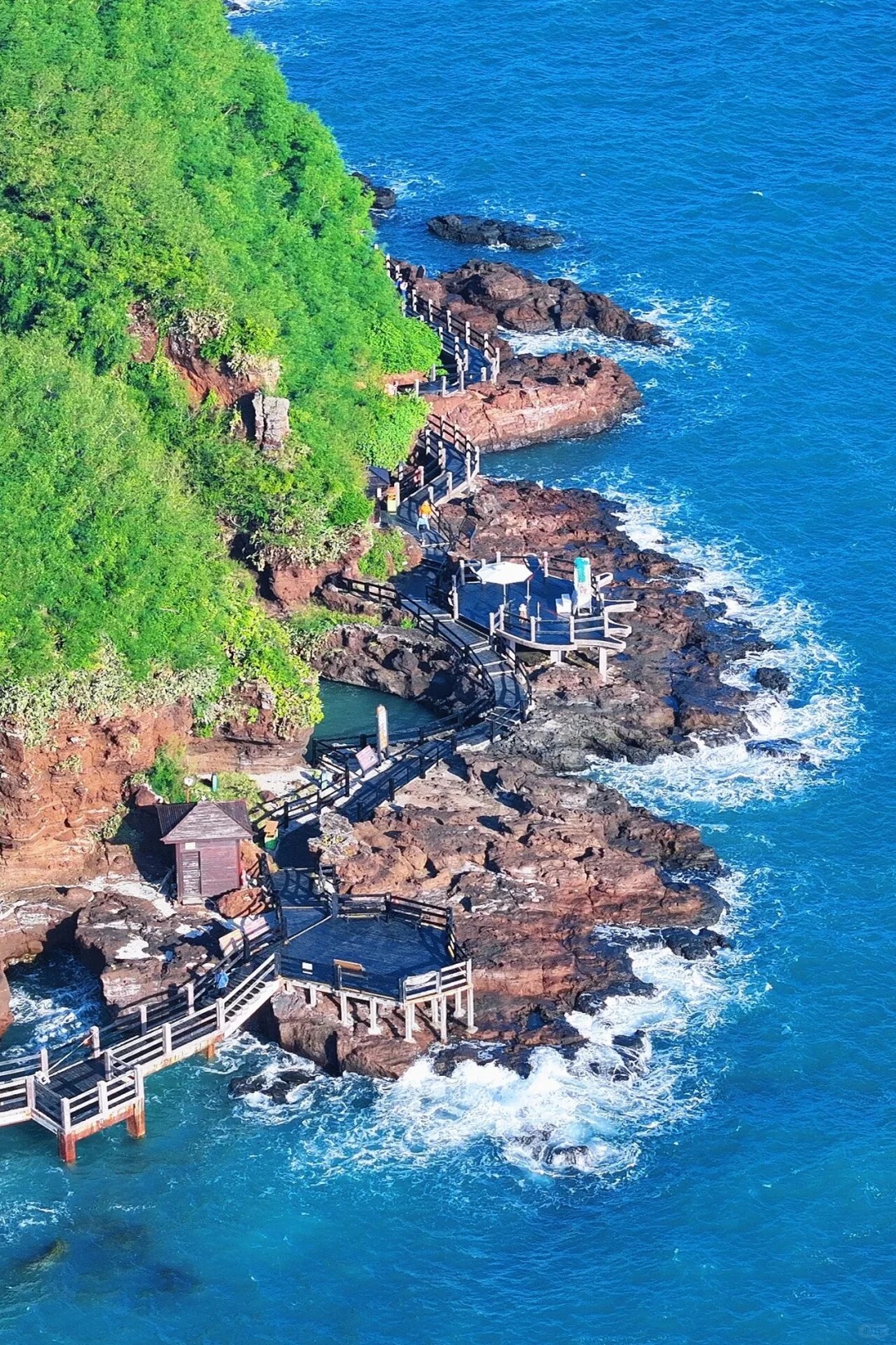 指南   北海涠洲岛反季过冬三天两晚行程攻略 碧海和银滩连在一起