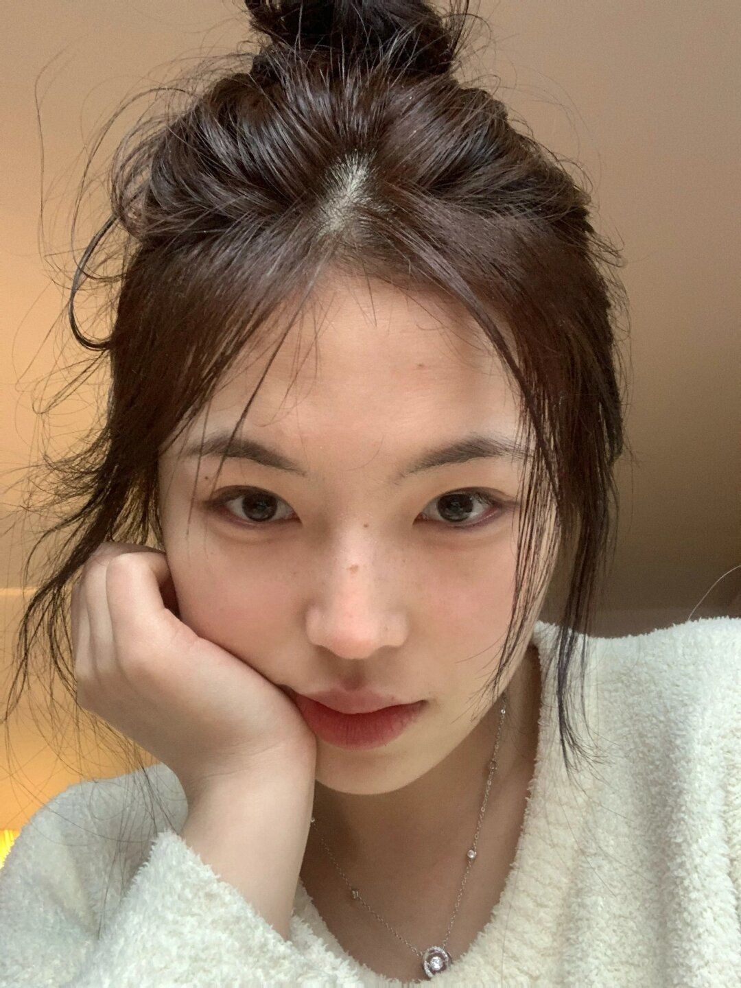 随手一扎美丽瞬间绽放  每次精心打理头发后总觉得有些