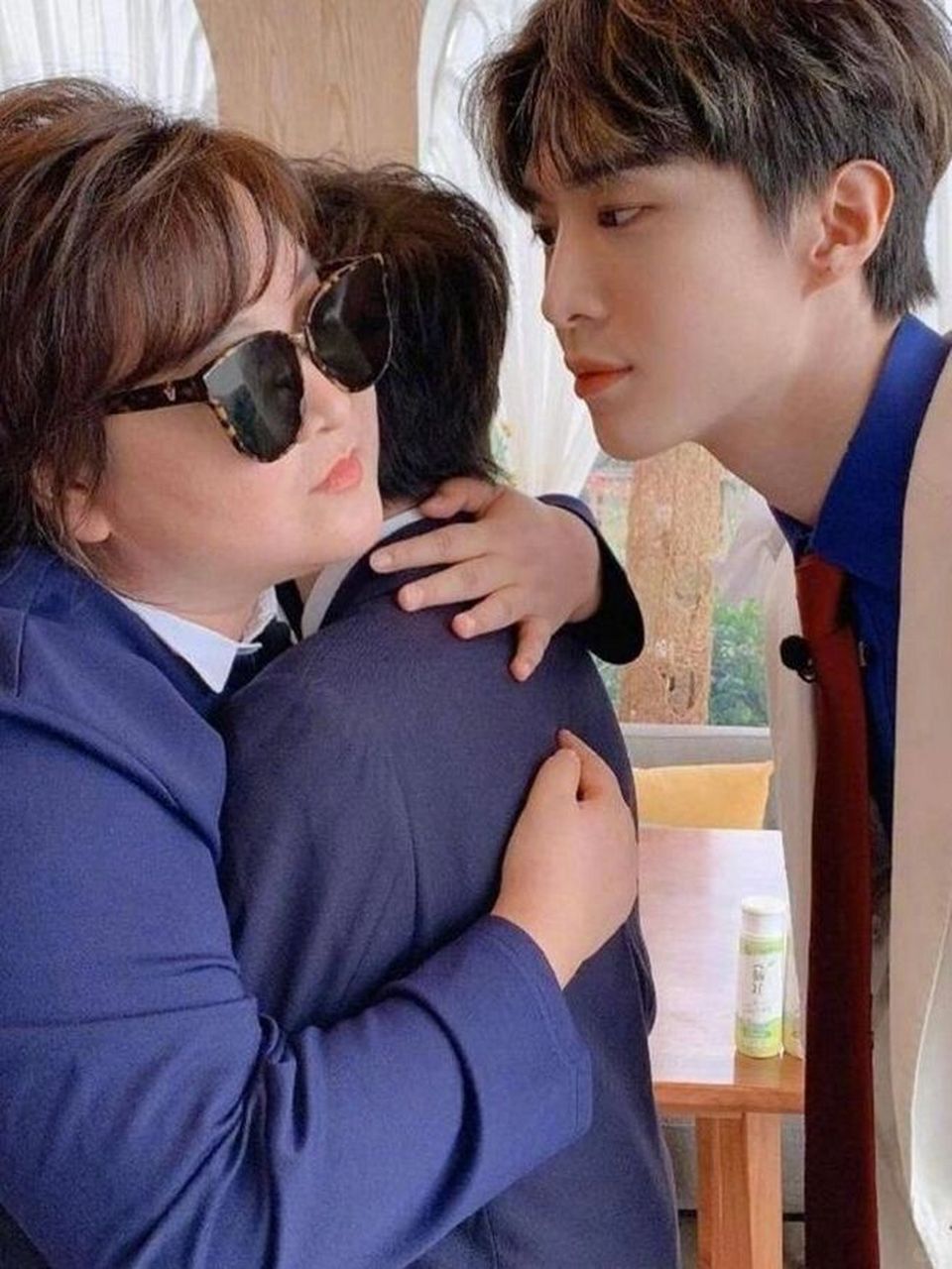 贾玲与范丞丞?年龄差距引热议,娱乐圈的"姐弟情"你怎么看!