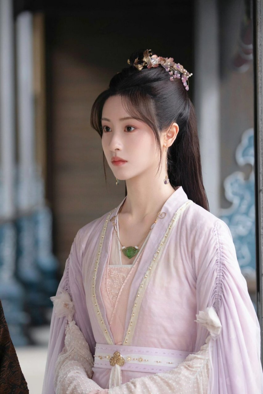 95  柳梦璃,这个名字听起来就如梦似幻,仿佛是从