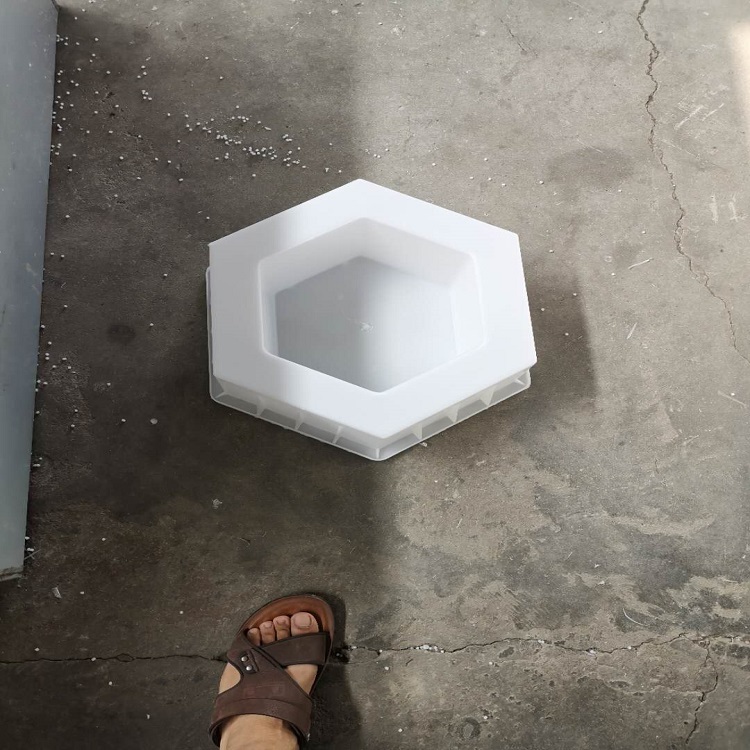 预制砼空心六棱块模具规格尺寸解析